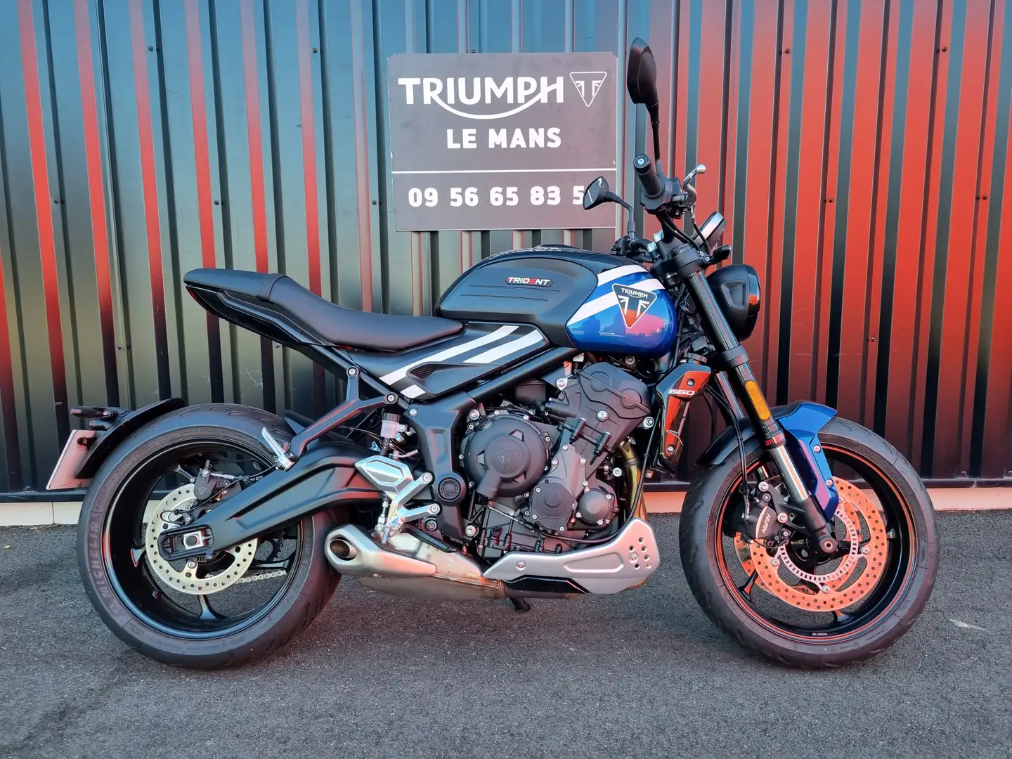 Triumph Trident 660 Bleu - 1
