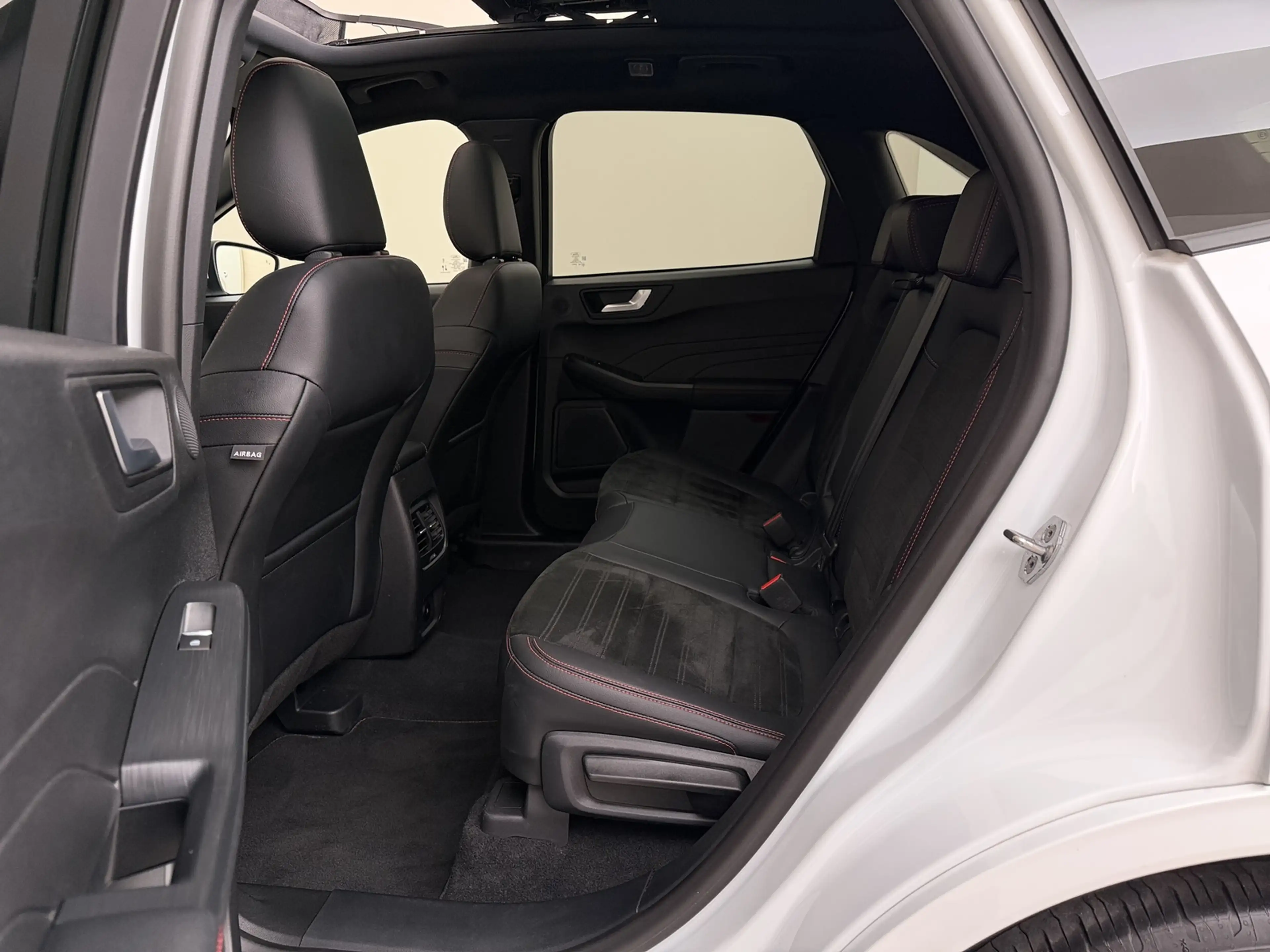 Ford Kuga 2.5 PHEV ST-Line X I Elek. Trekhaak I Panoramadak — photo 10