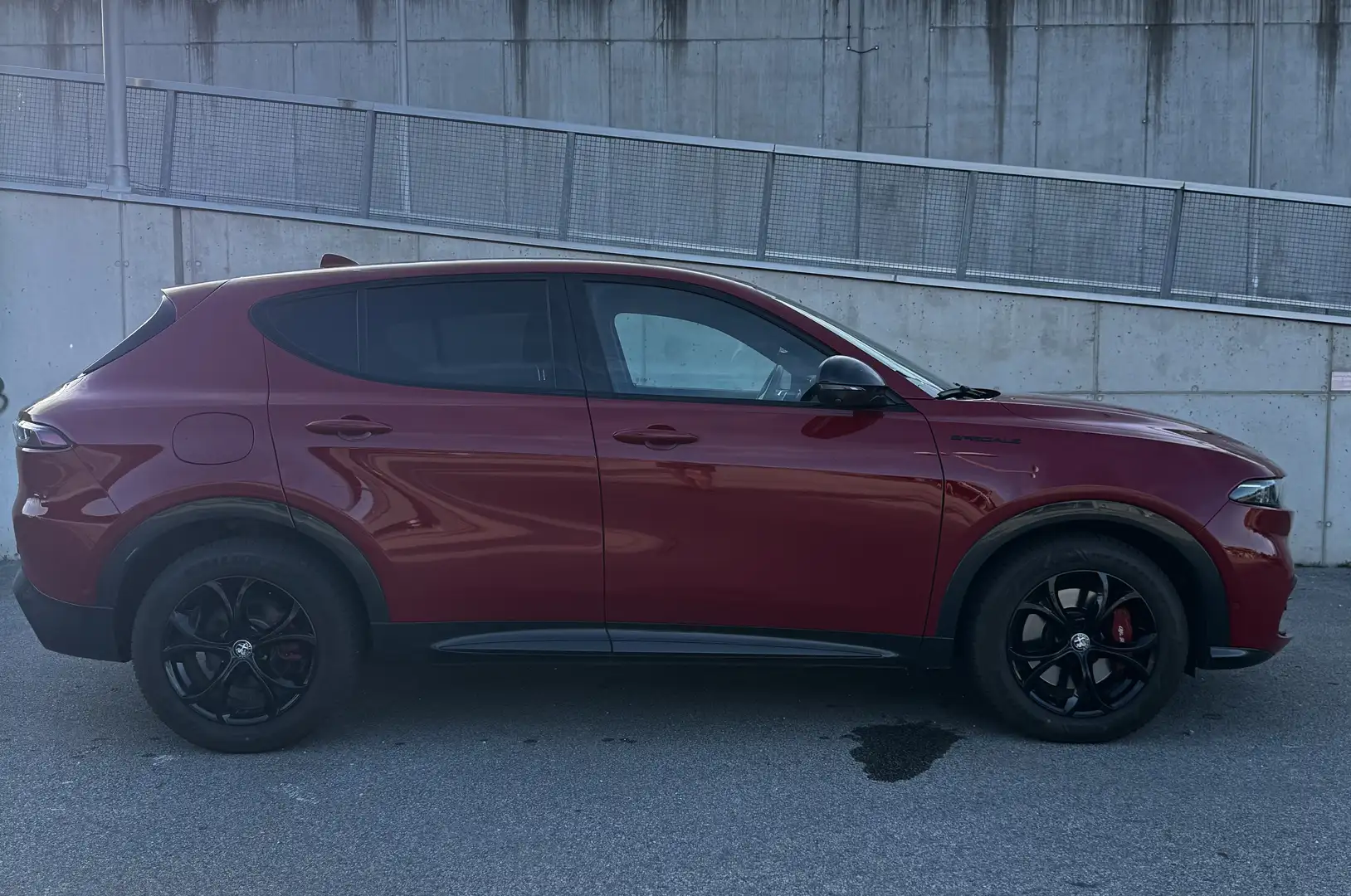 Alfa Romeo Tonale Edizione Speciale 1.5 T4 48V MHEV DCT Rot - 2