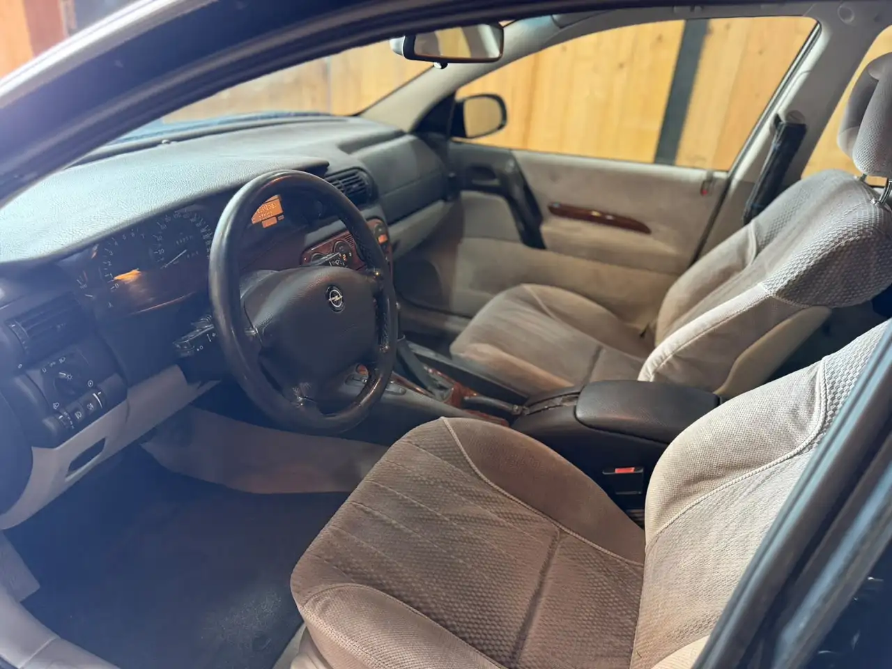 Opel Omega Wagon 2.5i V6 CD Business Automaat 1E Eigenaar, foto 3