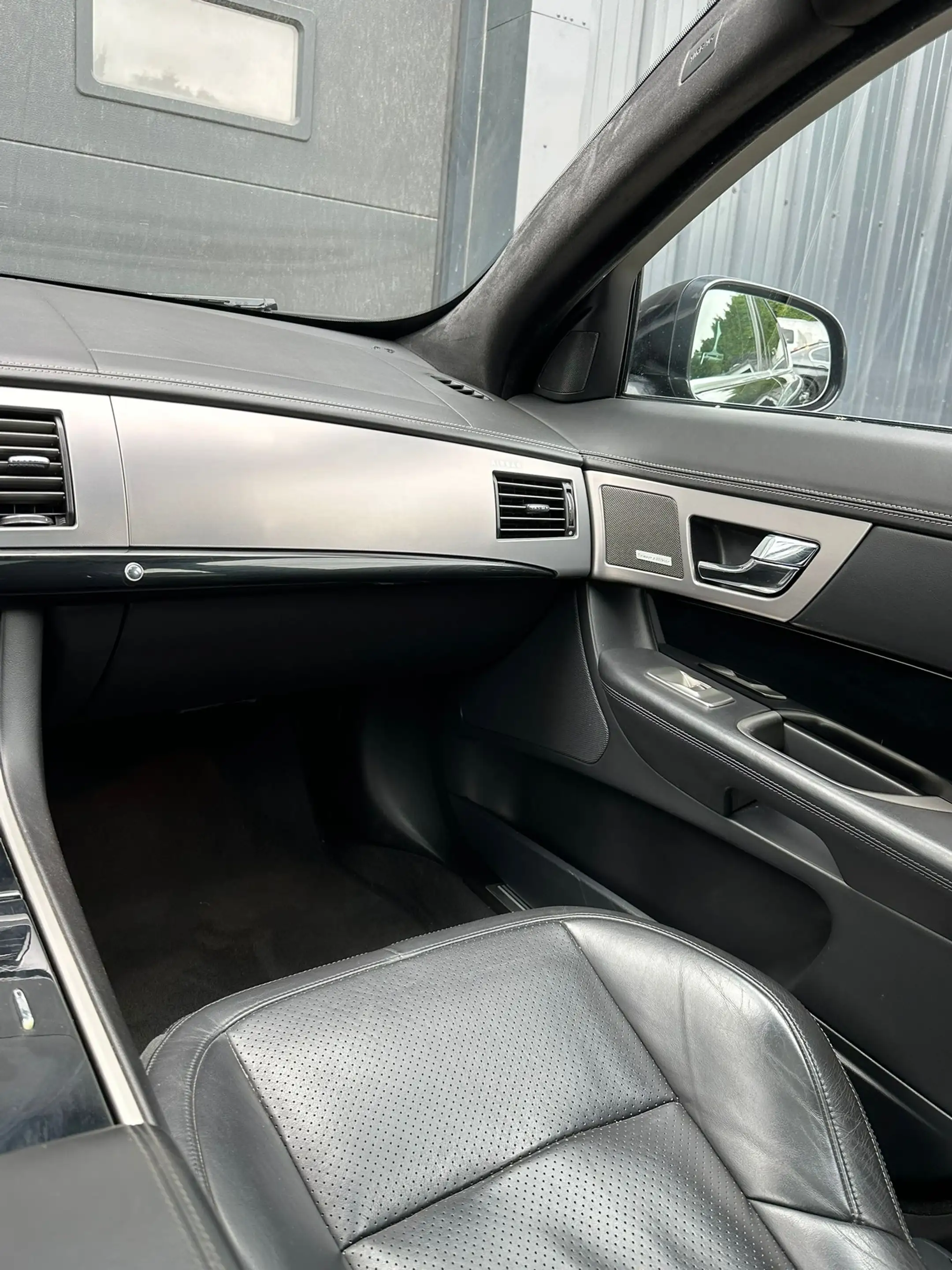 Jaguar XF XF 3.0 Turbo V6 Premium Luxury DPF — photo 14
