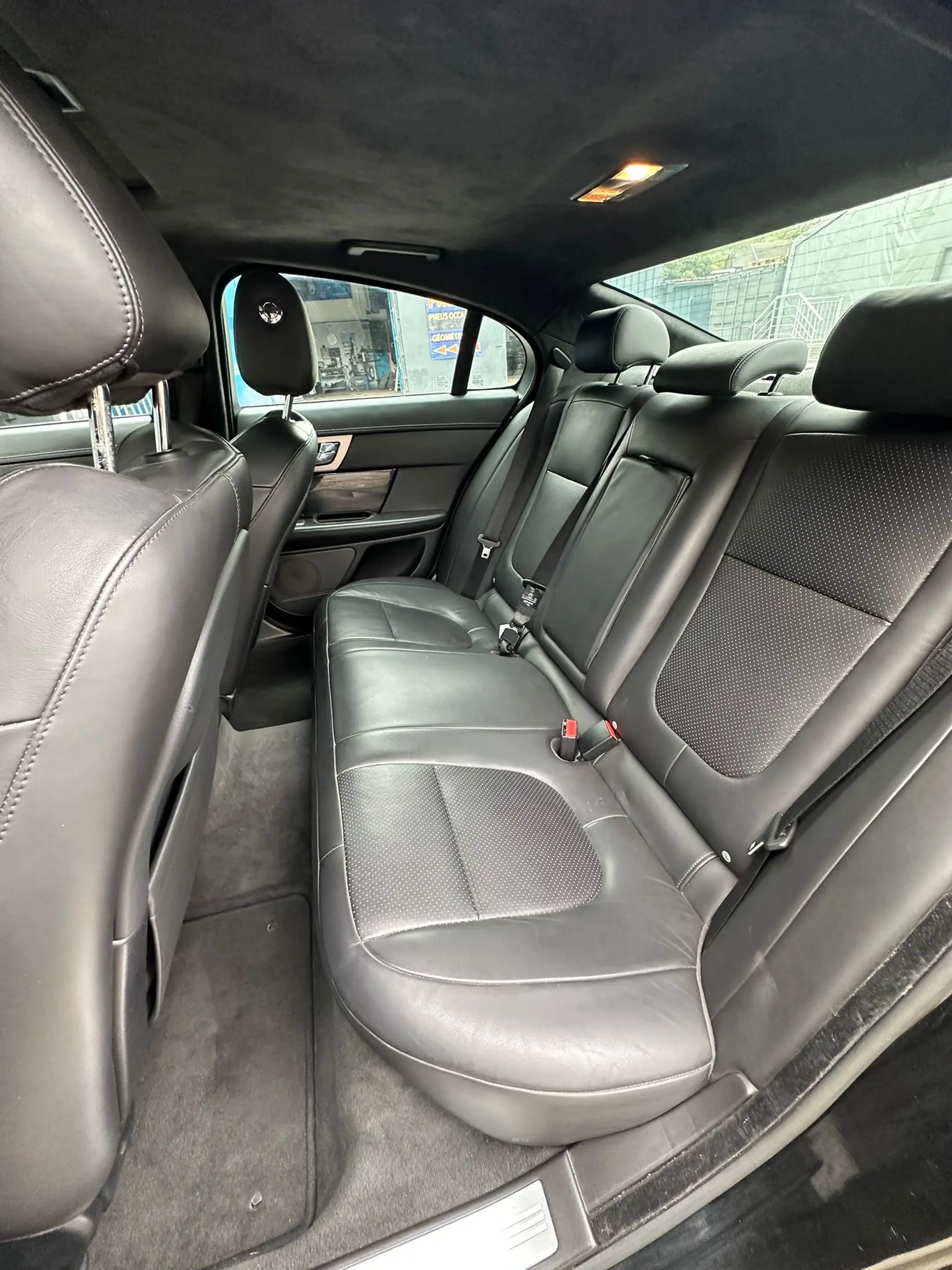 Jaguar XF XF 3.0 Turbo V6 Premium Luxury DPF — photo 15