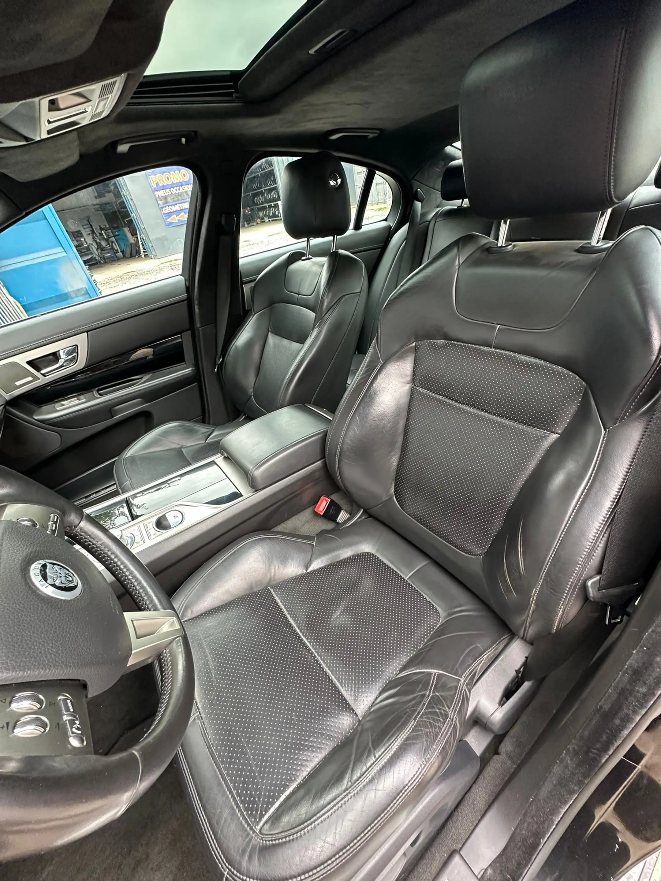 Jaguar XF XF 3.0 Turbo V6 Premium Luxury DPF — photo 13