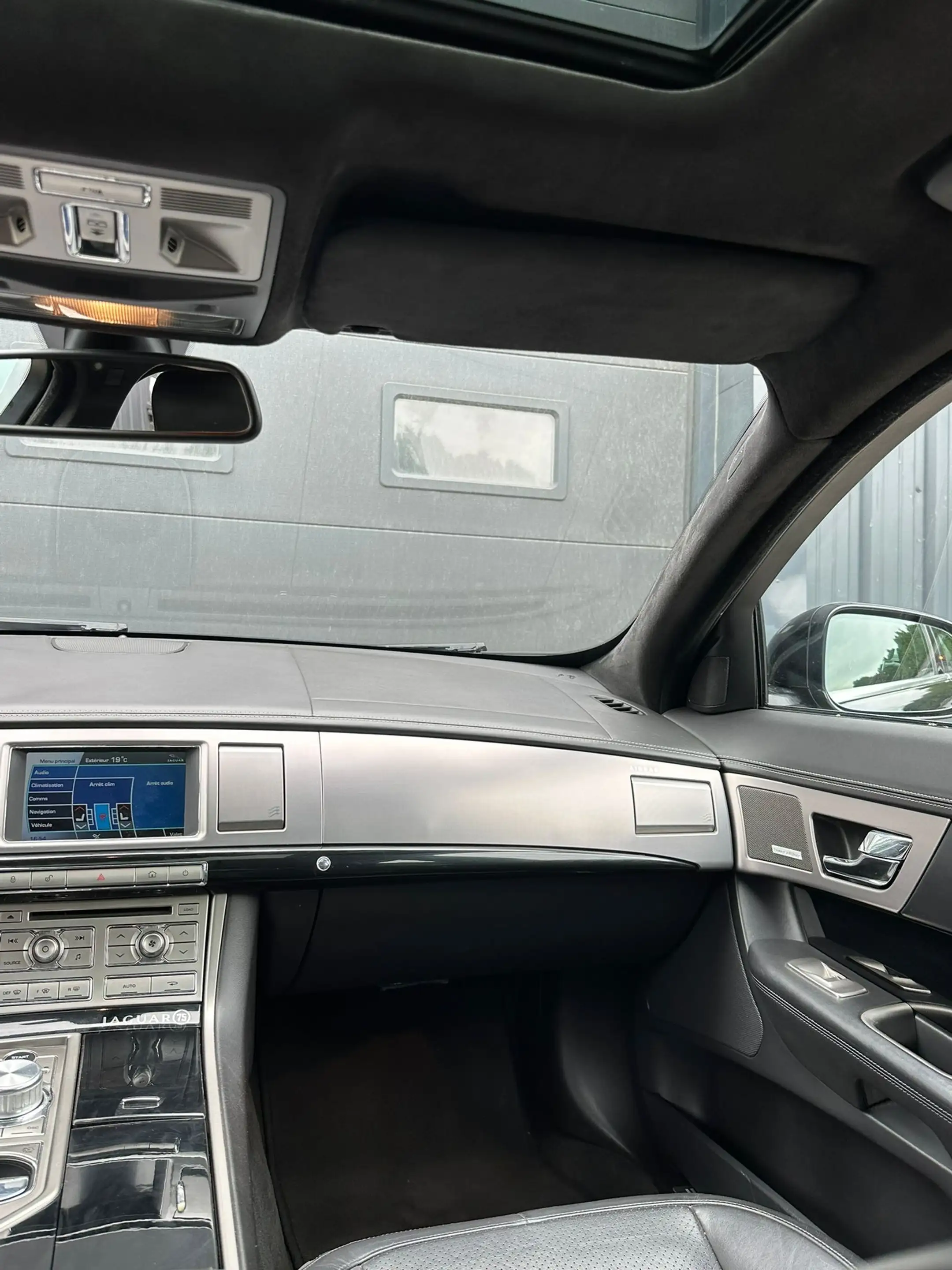 Jaguar XF XF 3.0 Turbo V6 Premium Luxury DPF — photo 8