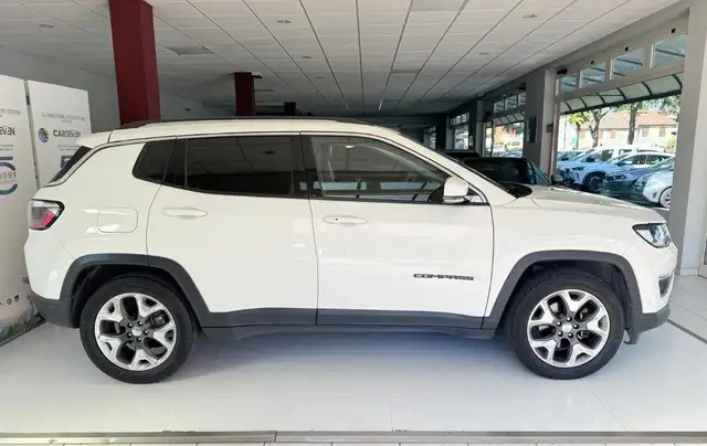 Jeep Compass view 4