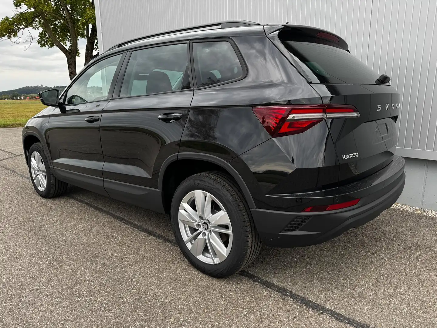 Skoda Karoq Selection 1.5TSI DSG ABT AHK Navi GV5 140 kW (1... Schwarz - 2