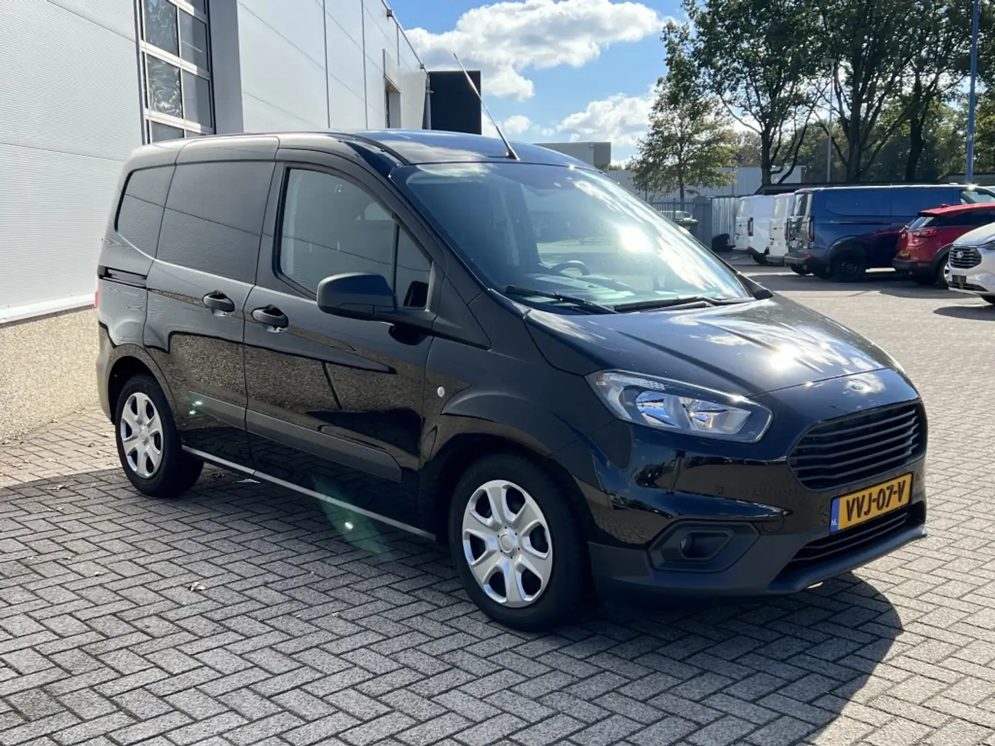 Ford Transit Courier 1.5 TDCI Trend CAMERA!PDC!NAVI!AIRCO! Zwart - 2