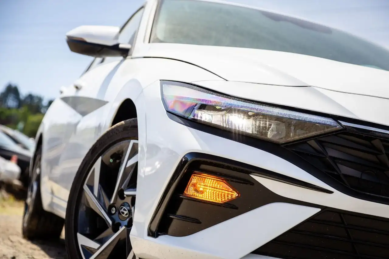 Hyundai ELANTRA снимка Hyundai ELANTRA