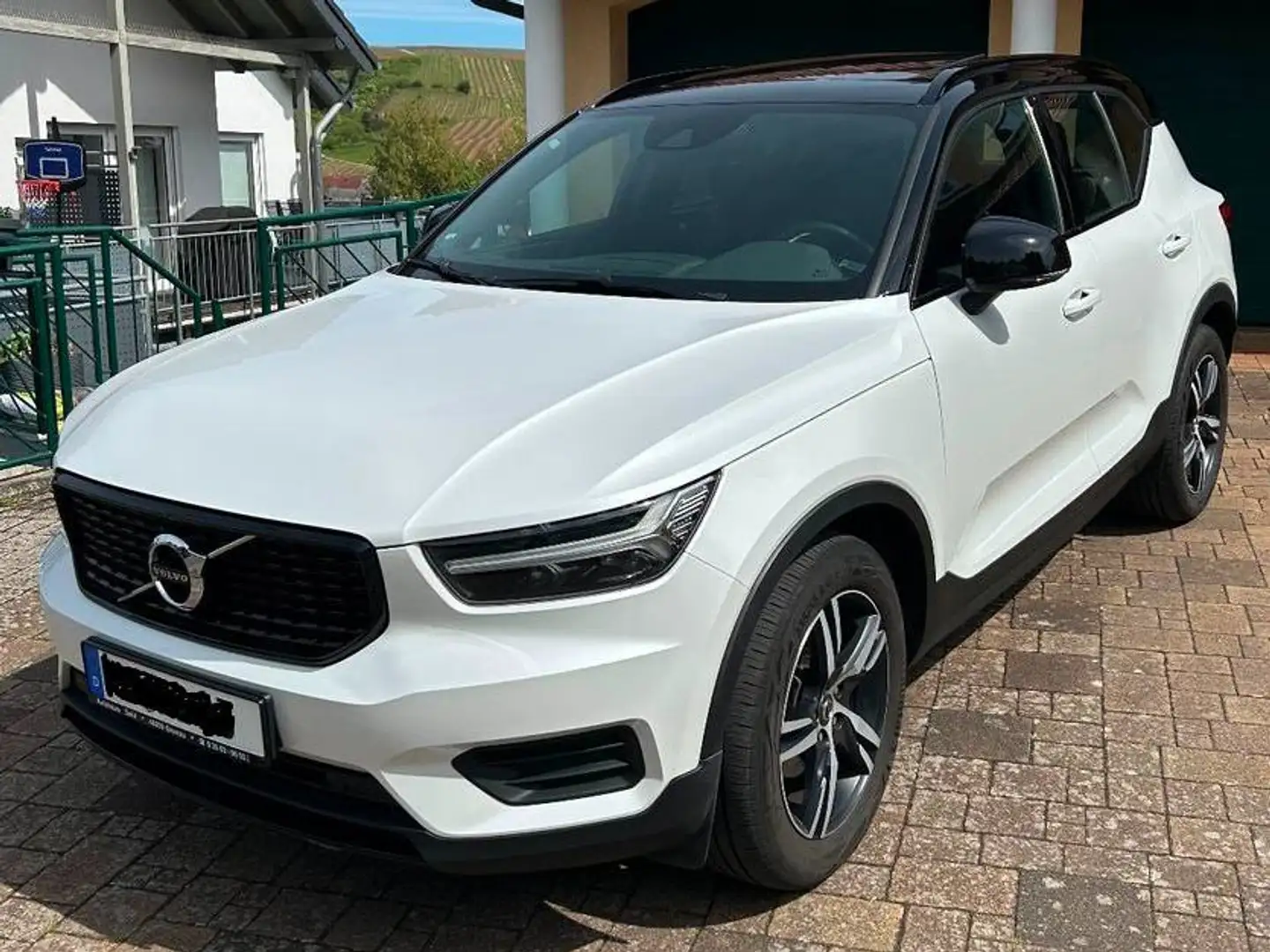 Volvo XC40 XC40 T3 Momentum Beyaz - 1