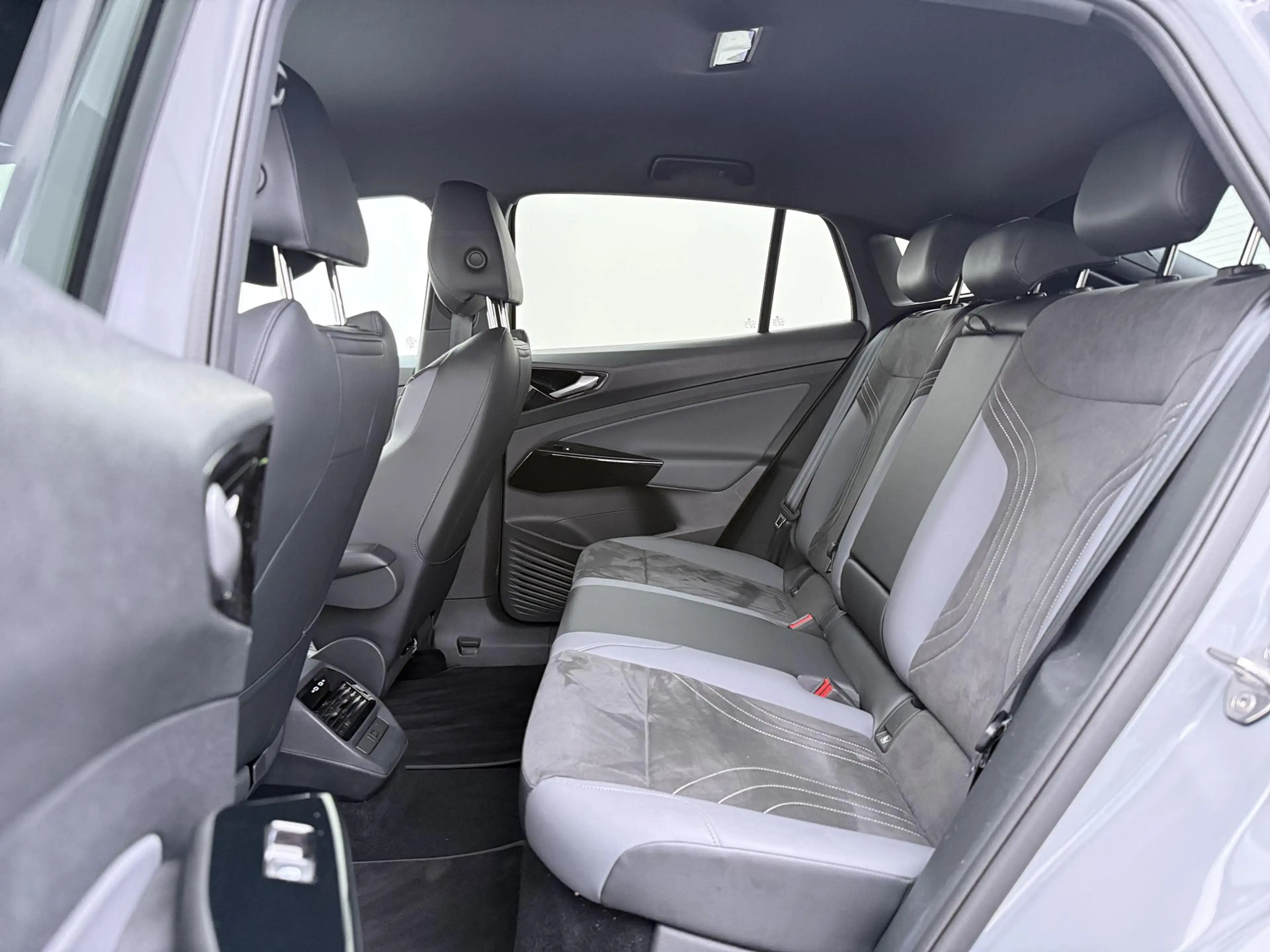 Volkswagen ID.5 Pro Business 77 kWh | Navigatie | Stuur-/Stoelverw — photo 10