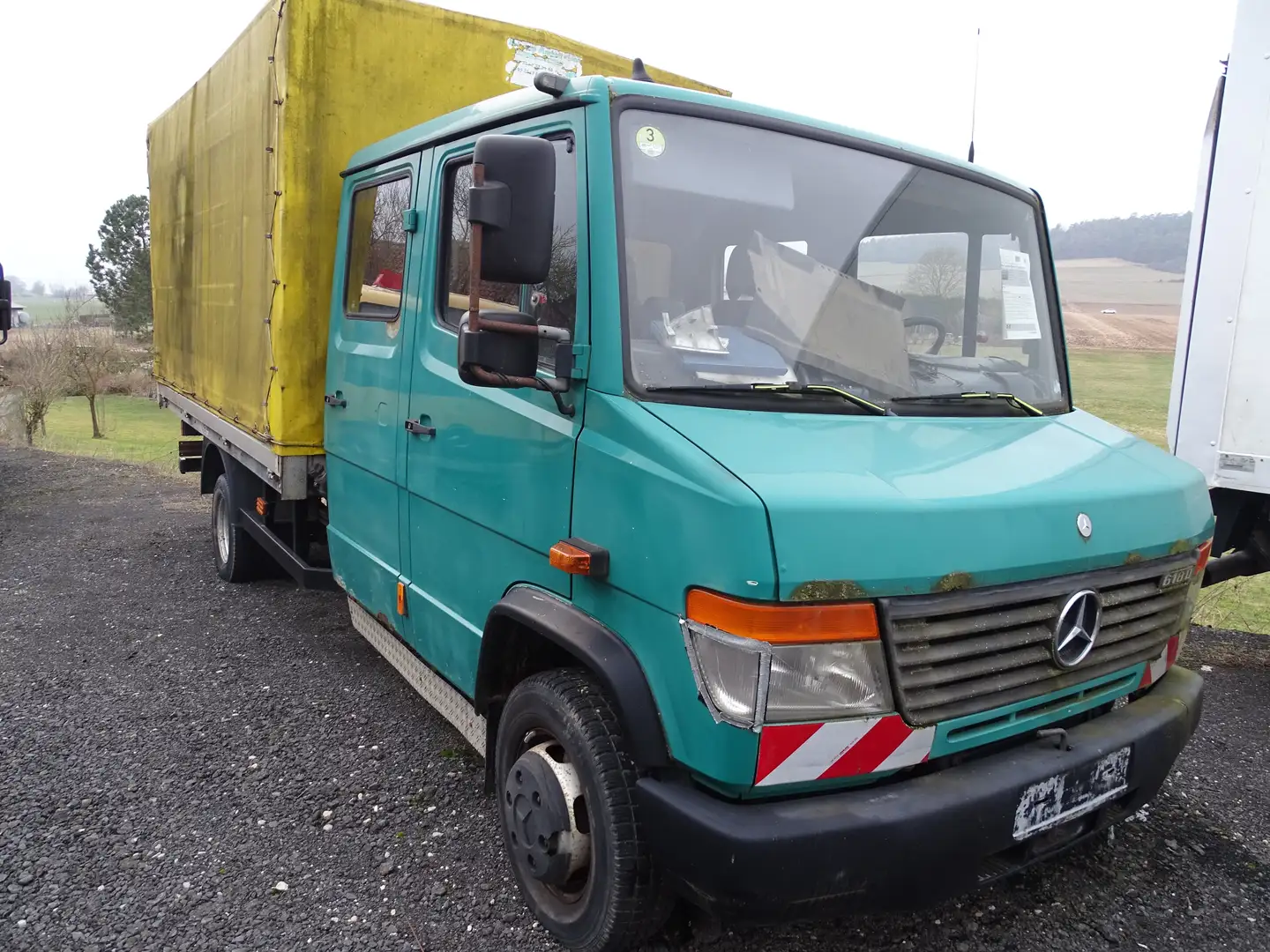 Mercedes-Benz Vario DOKA 618 Verde - 1