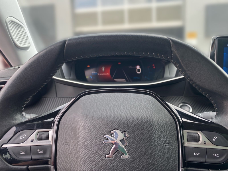 Peugeot 2008 1.2 PureTech 130 Allure *Pano*360'*GJR*Alu* — photo 8