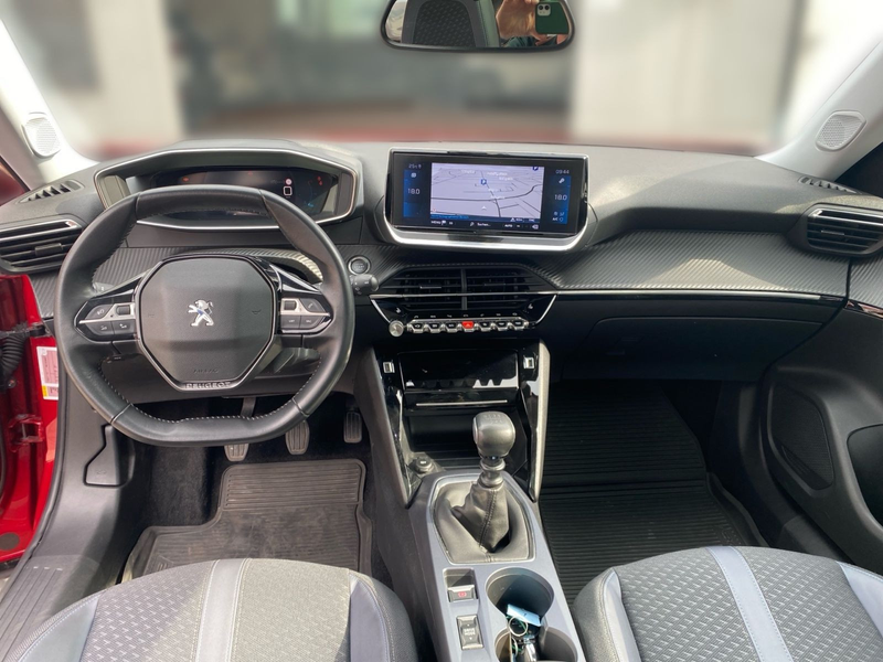 Peugeot 2008 1.2 PureTech 130 Allure *Pano*360'*GJR*Alu* — photo 10