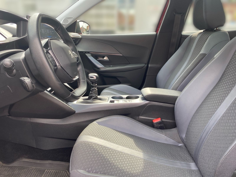 Peugeot 2008 1.2 PureTech 130 Allure *Pano*360'*GJR*Alu* — photo 7