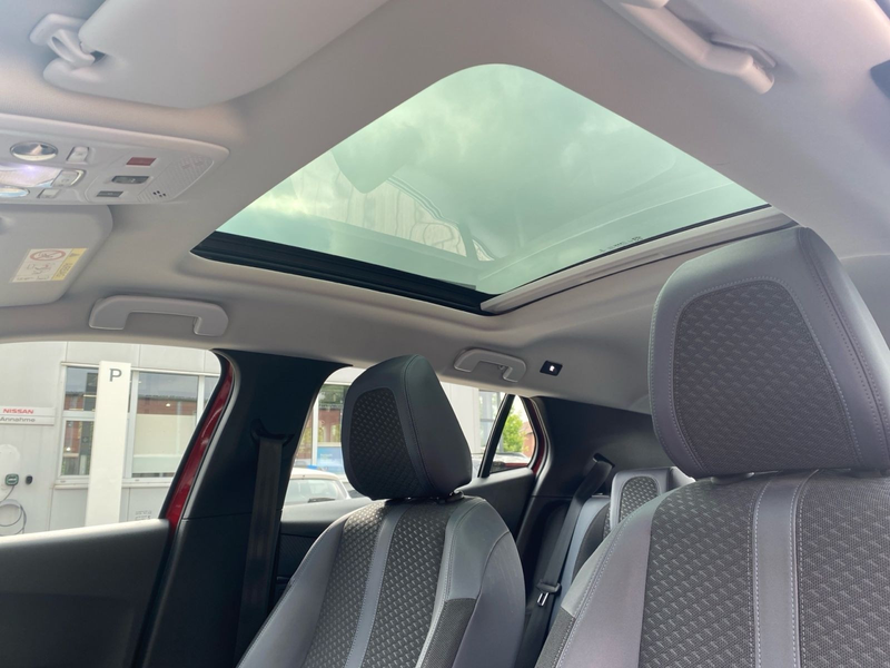 Peugeot 2008 1.2 PureTech 130 Allure *Pano*360'*GJR*Alu* — photo 12