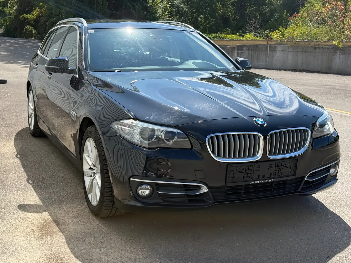 BMW 520 520 d xDrive*Head Up* PDC*Navi* Schwarz - 2