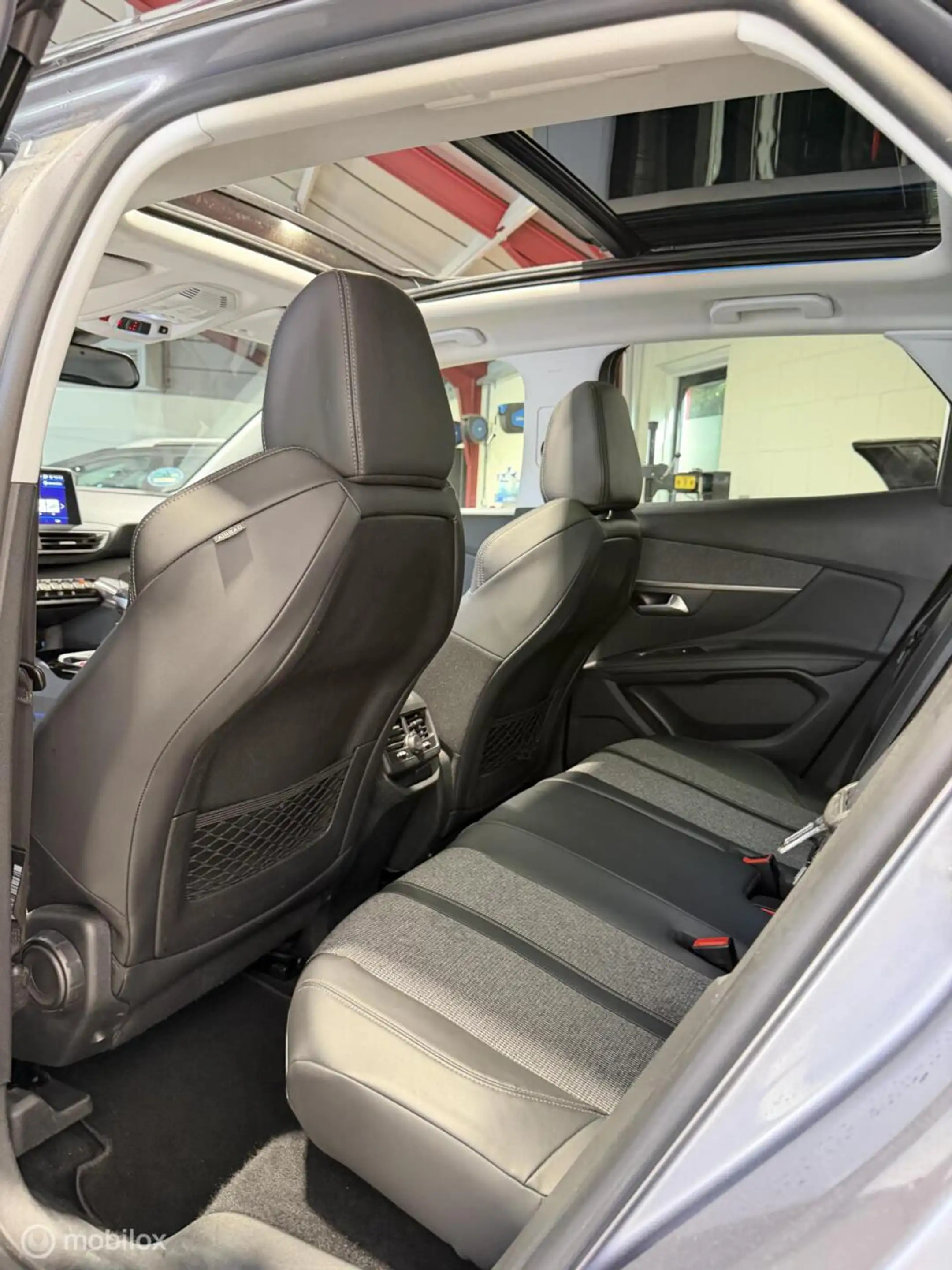 Peugeot 3008 1.2 PureTech Blue Lease Premium PANO/CAME/CLIMA — photo 23