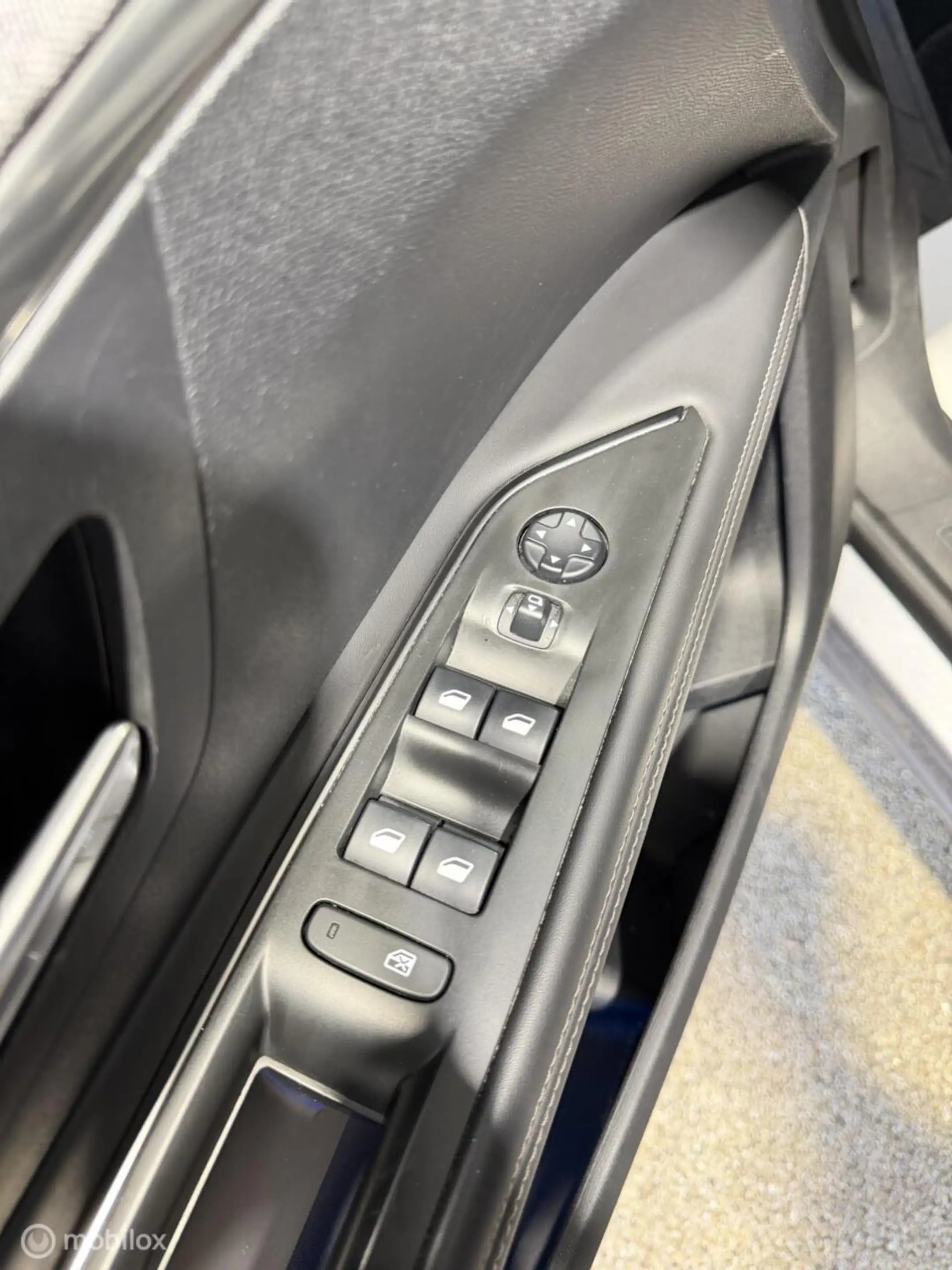 Peugeot 3008 1.2 PureTech Blue Lease Premium PANO/CAME/CLIMA — photo 21