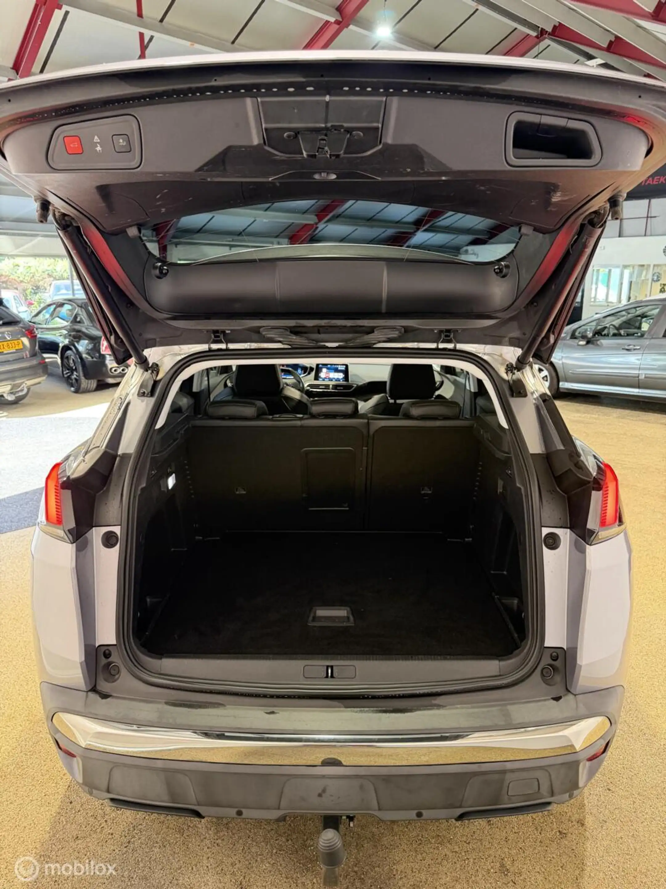 Peugeot 3008 1.2 PureTech Blue Lease Premium PANO/CAME/CLIMA — photo 3