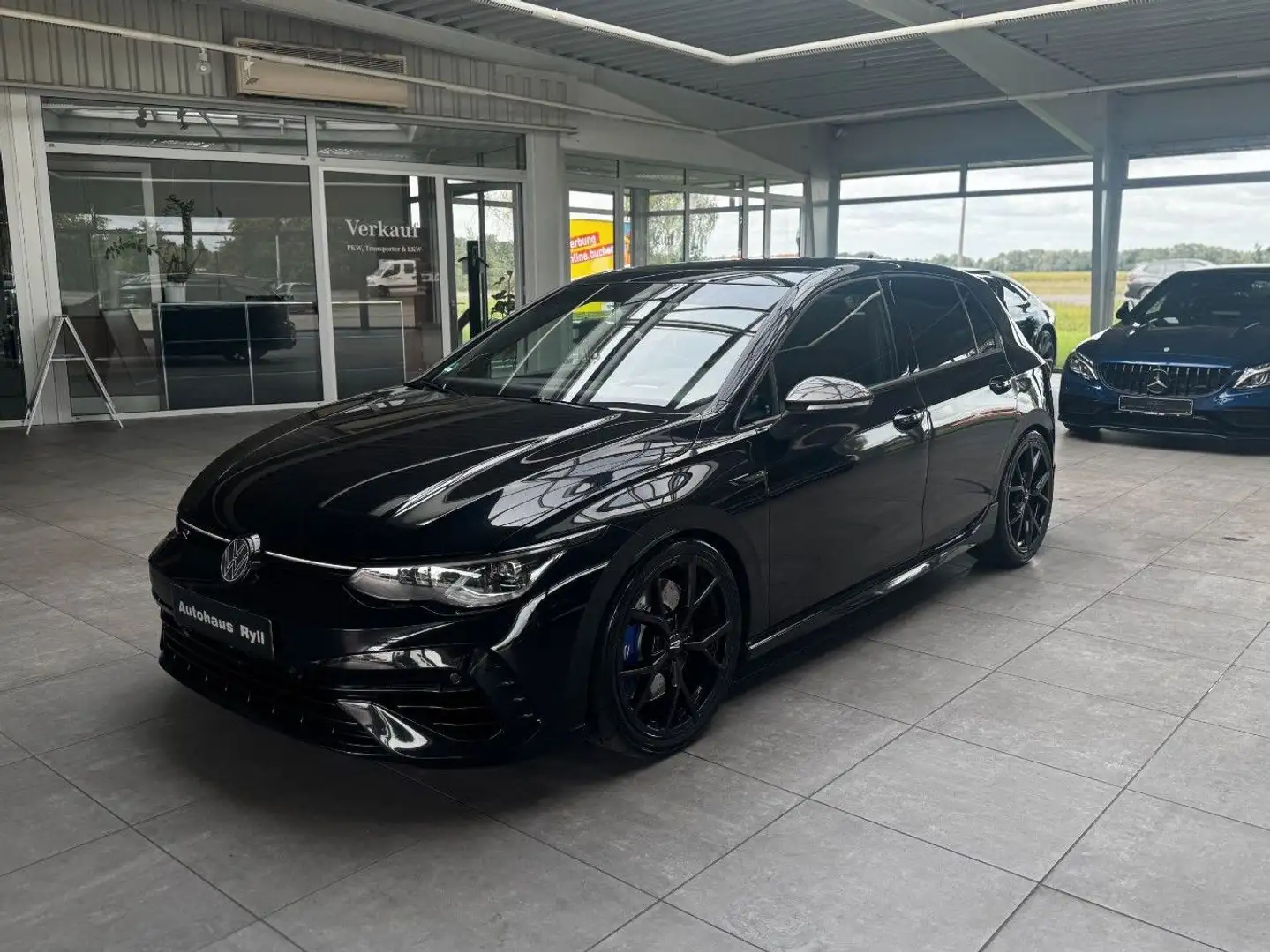 Volkswagen Golf VIII Lim. R 4Motion Schwarz - 1
