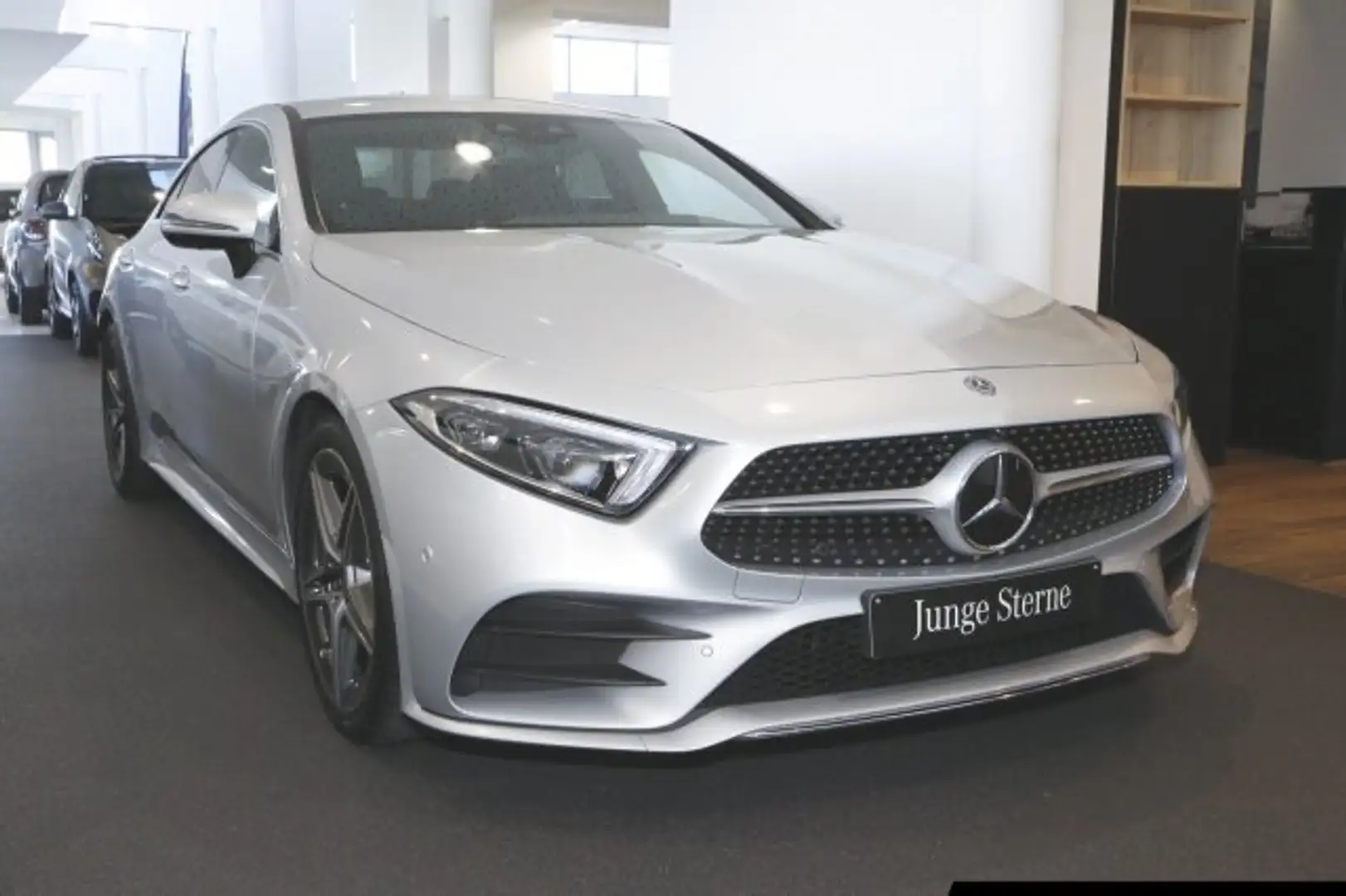 Mercedes-Benz CLS 300 CLS 300 d Coupé AMG Line Comand/Distr/SHD/360° Argent - 2