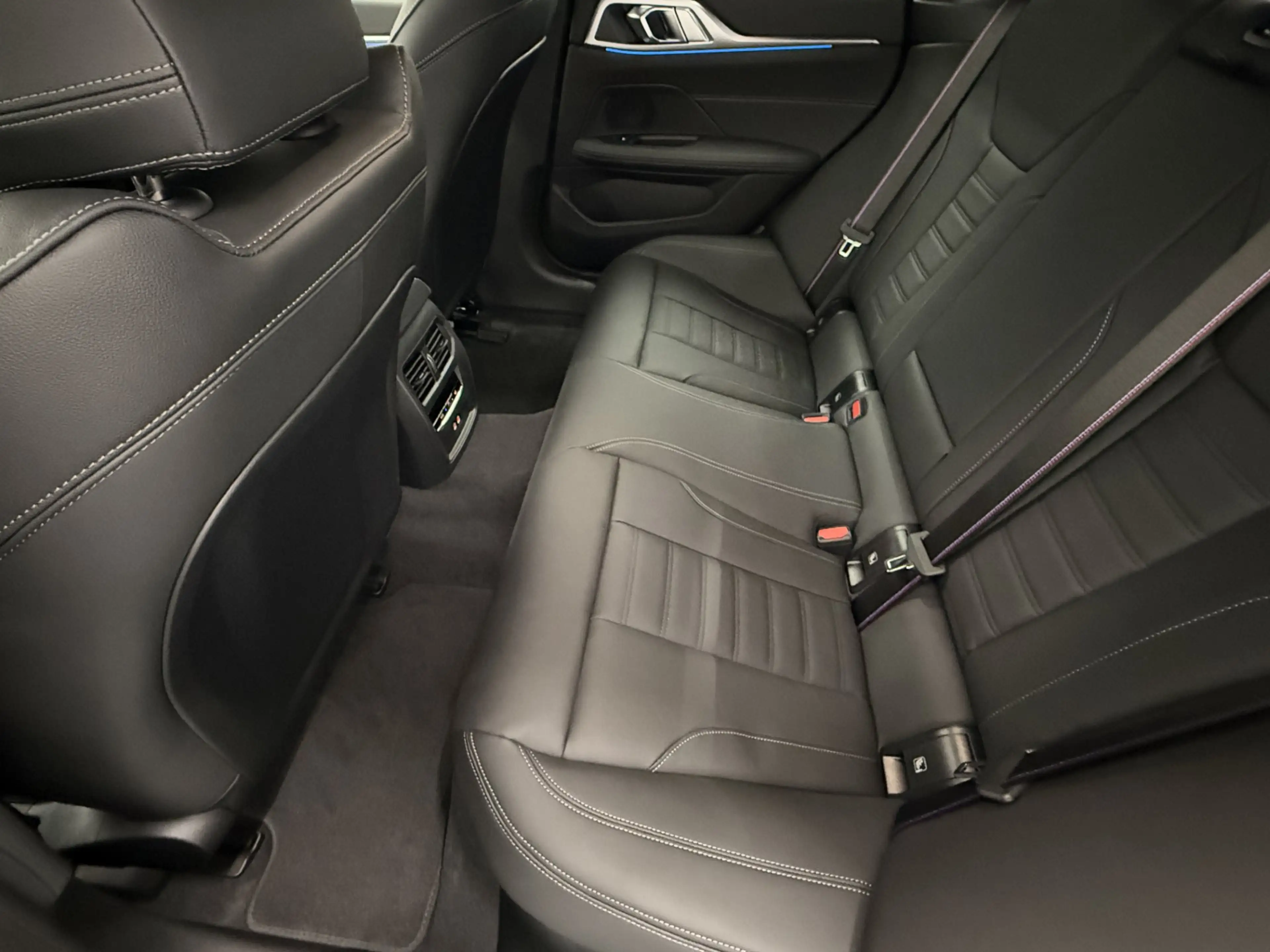 BMW i4 Gran Coupe eDrive35 — photo 13