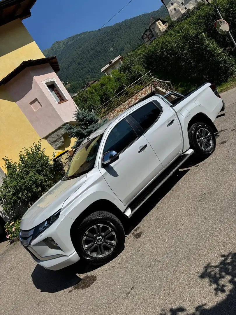 Mitsubishi L200 d.cab 2.3d Intense 4wd 150cv - 1