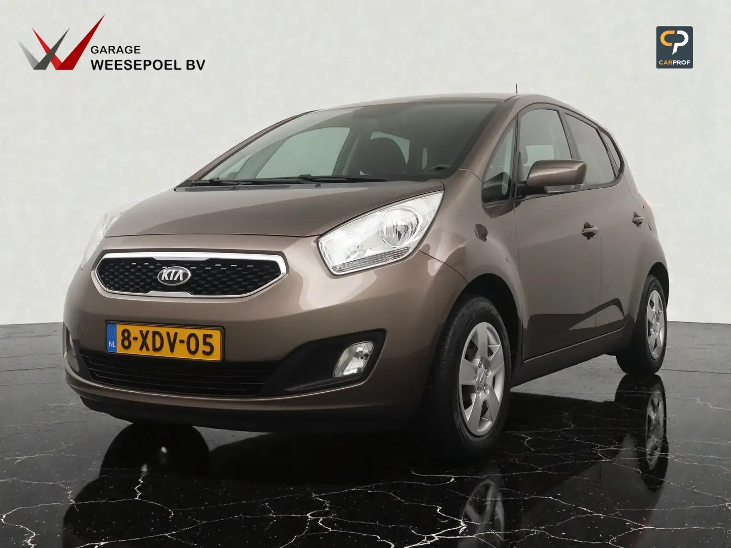 Kia Venga 1.4 CVVT ExecutiveLine - Navigatie - Camera - Clim Bruin - 1