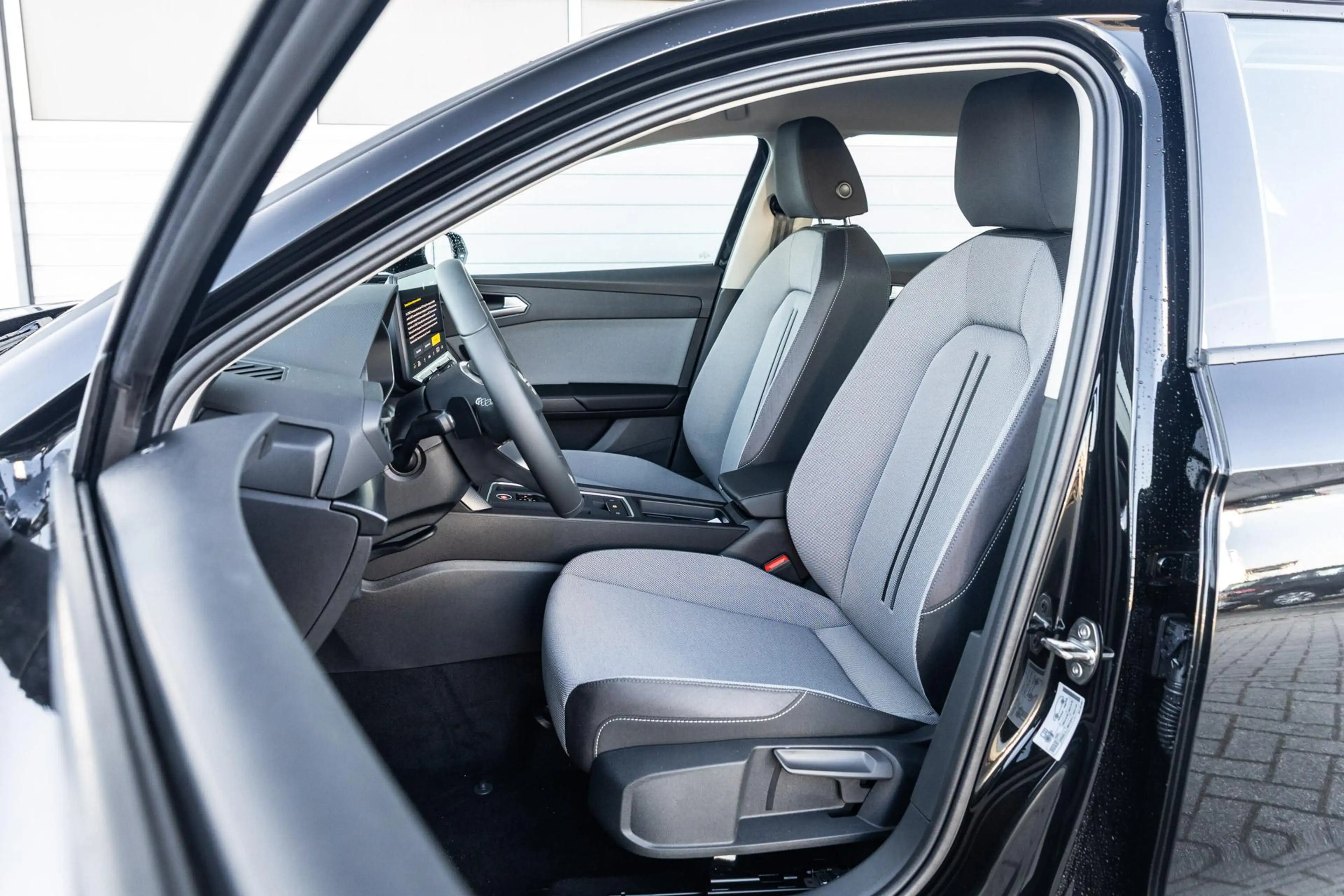 SEAT Leon e-Hybrid Sportstourer 1.5 TSI 204pk Style | Climate Control — photo 4
