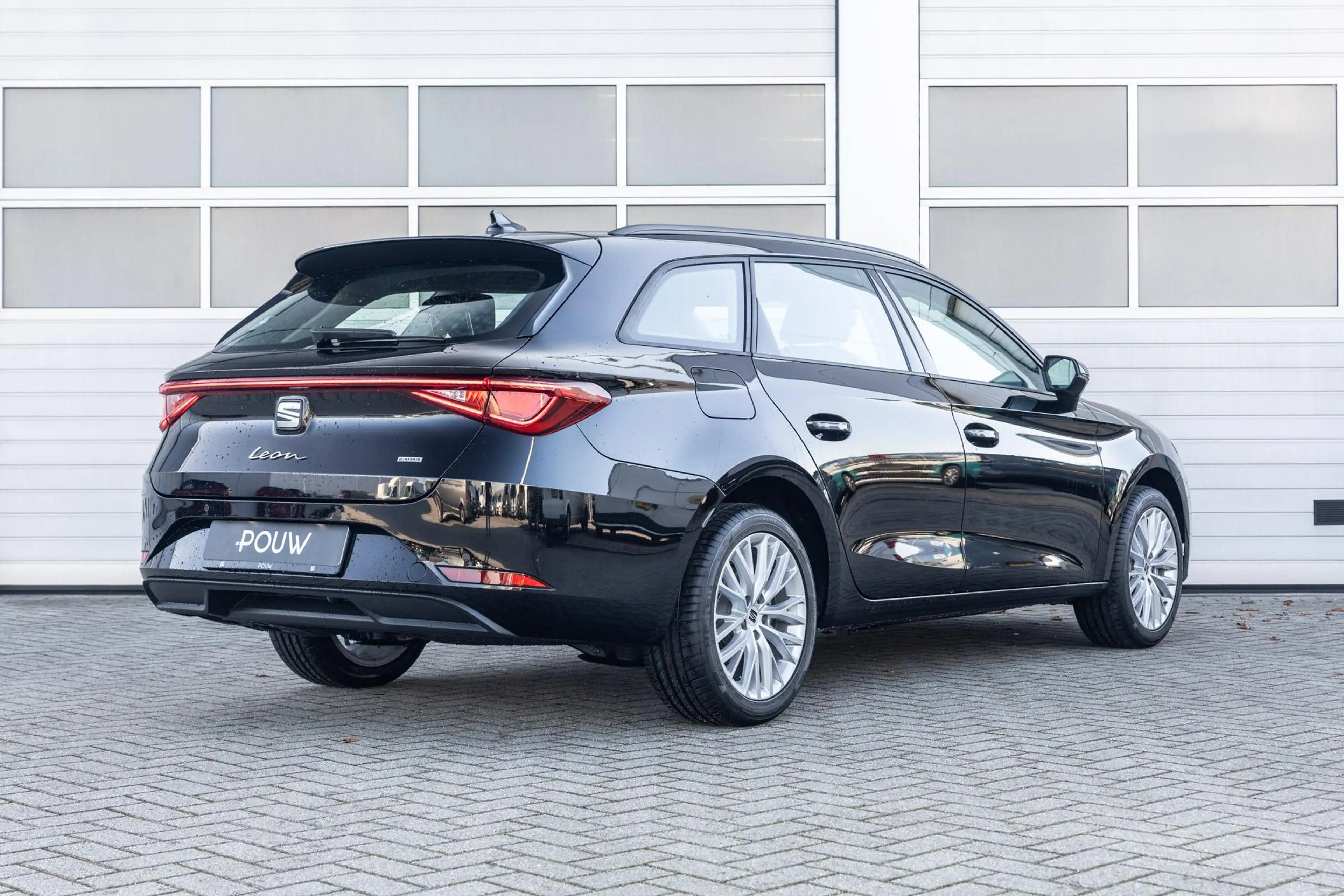 SEAT Leon e-Hybrid Sportstourer 1.5 TSI 204pk Style | Climate Control — photo 2