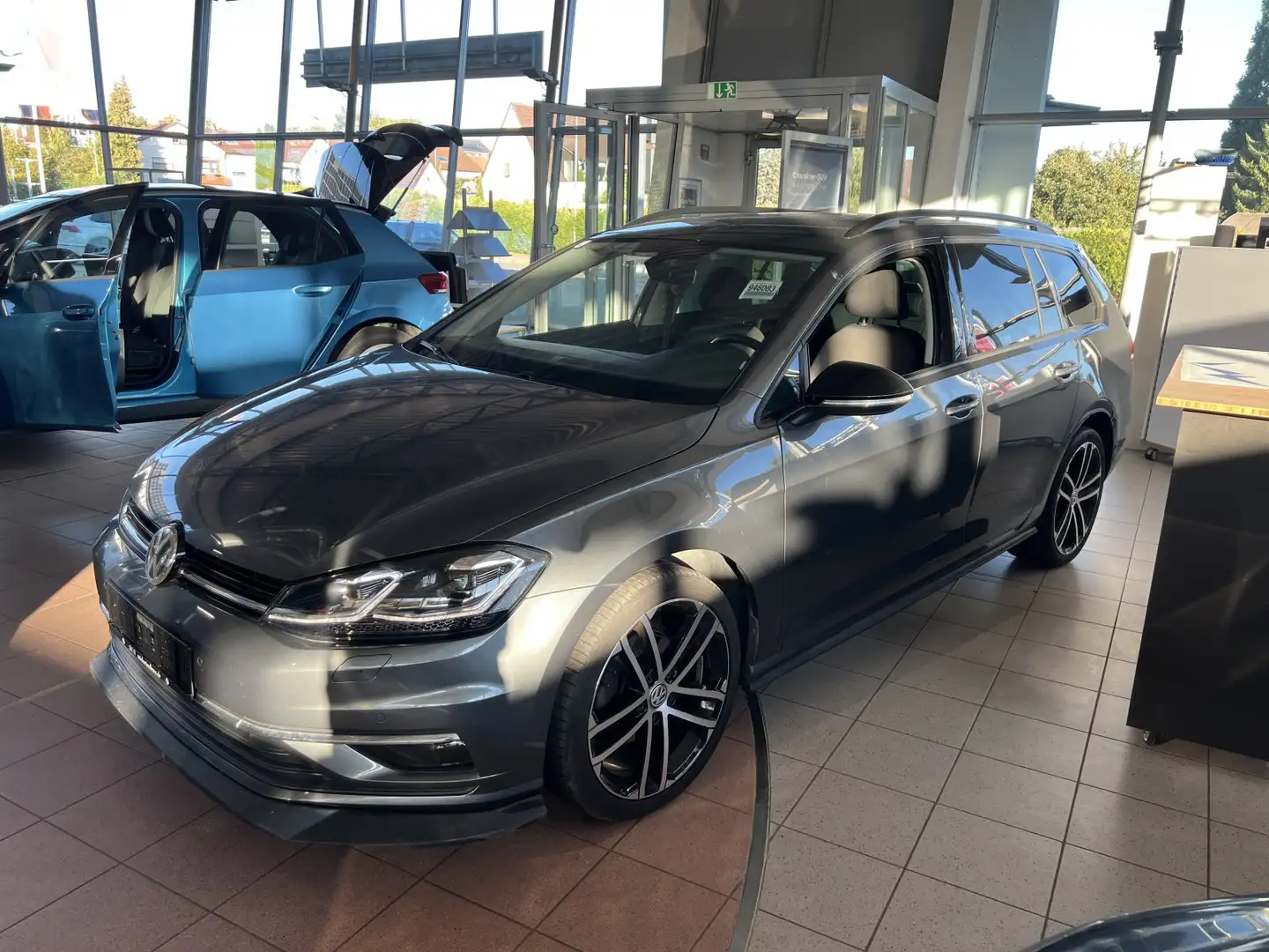 Volkswagen Golf Variant Variant Comfortline | ACC | Navi Discover Media | Grijs - 1