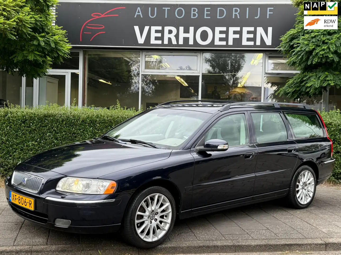 Volvo V70 2.4 - QUATTRO - AUTOMAAT - STOEL VERW - PARK SENSO Blauw - 1