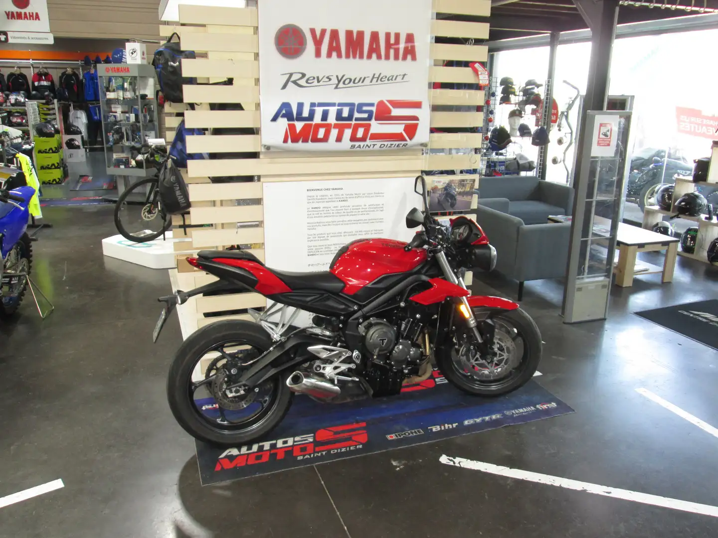 Triumph Rouge - 2