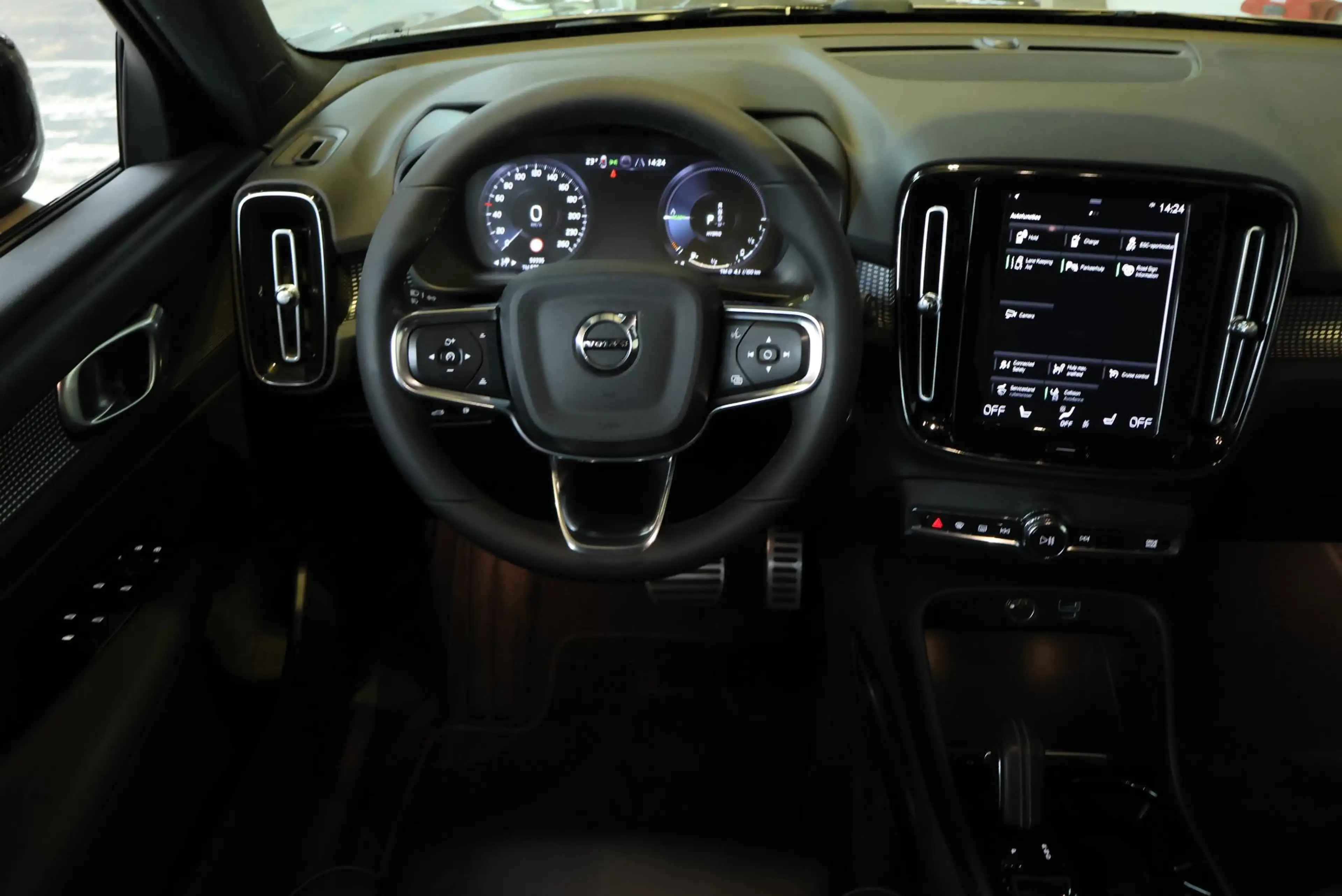 Volvo XC40 T4 Recharge R-Design | Adaptive Cruise Control | P — photo 12