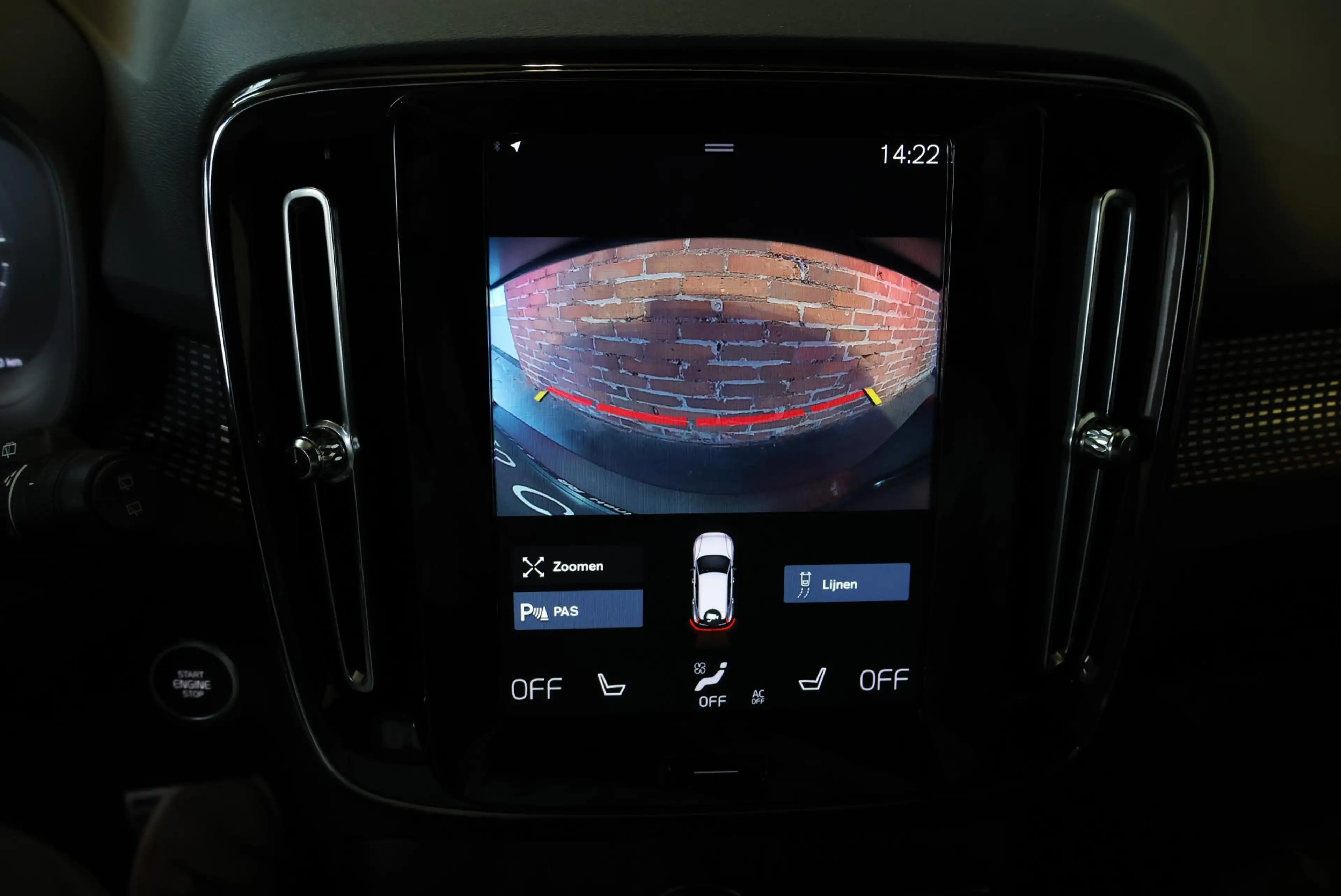 Volvo XC40 T4 Recharge R-Design | Adaptive Cruise Control | P — photo 15