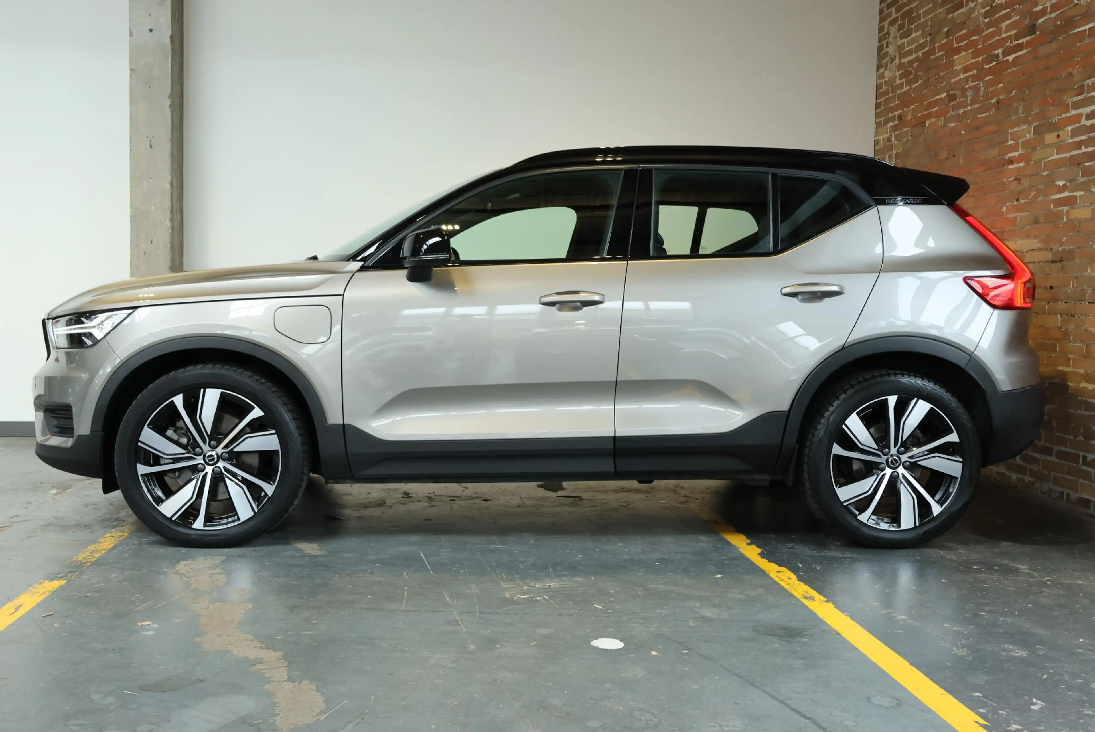 Volvo XC40 T4 Recharge R-Design | Adaptive Cruise Control | P — photo 6