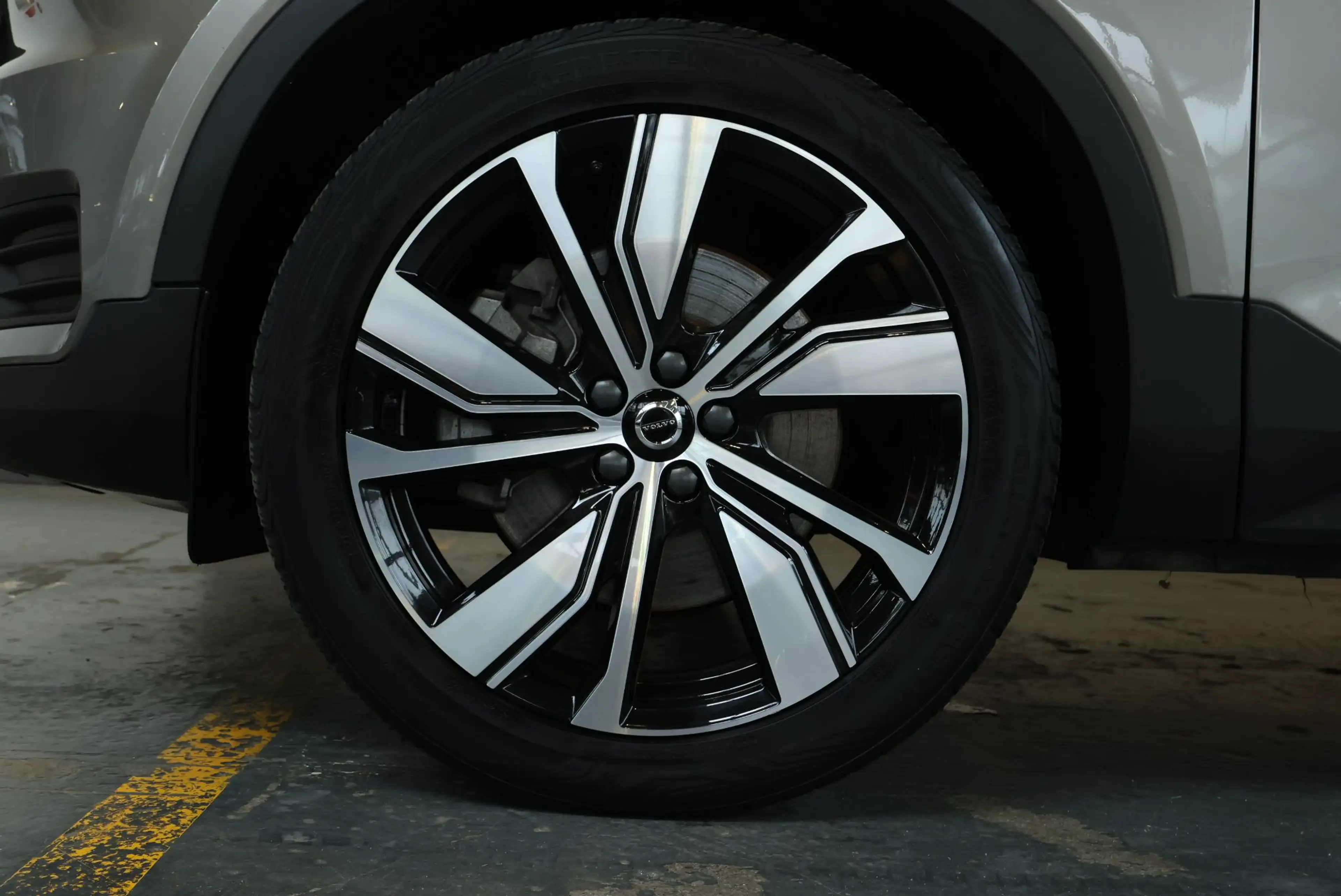 Volvo XC40 T4 Recharge R-Design | Adaptive Cruise Control | P — photo 8