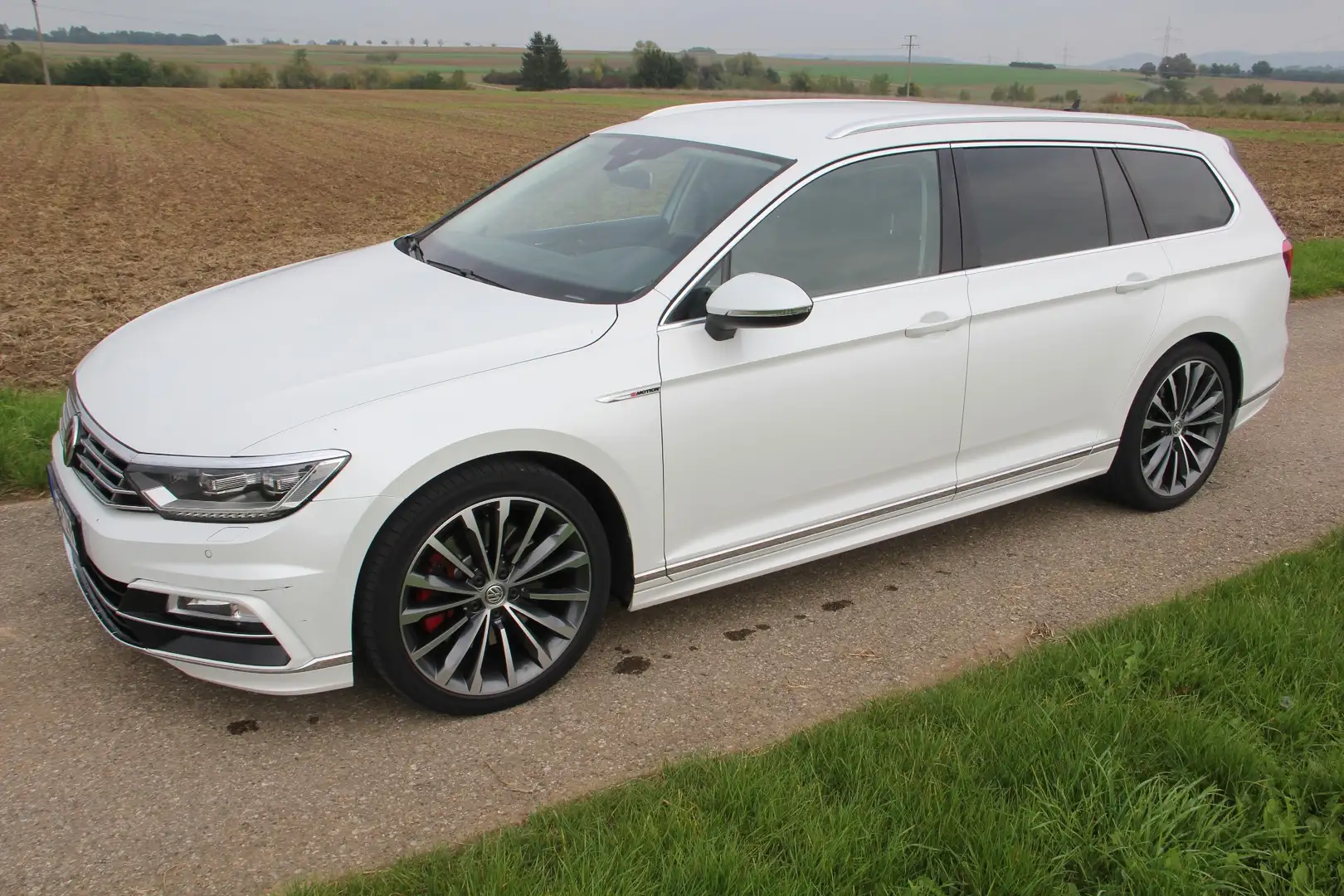 Volkswagen Passat Variant 2.0 TDI SCR 4Motion DSG (BMT) Highline Weiß - 1