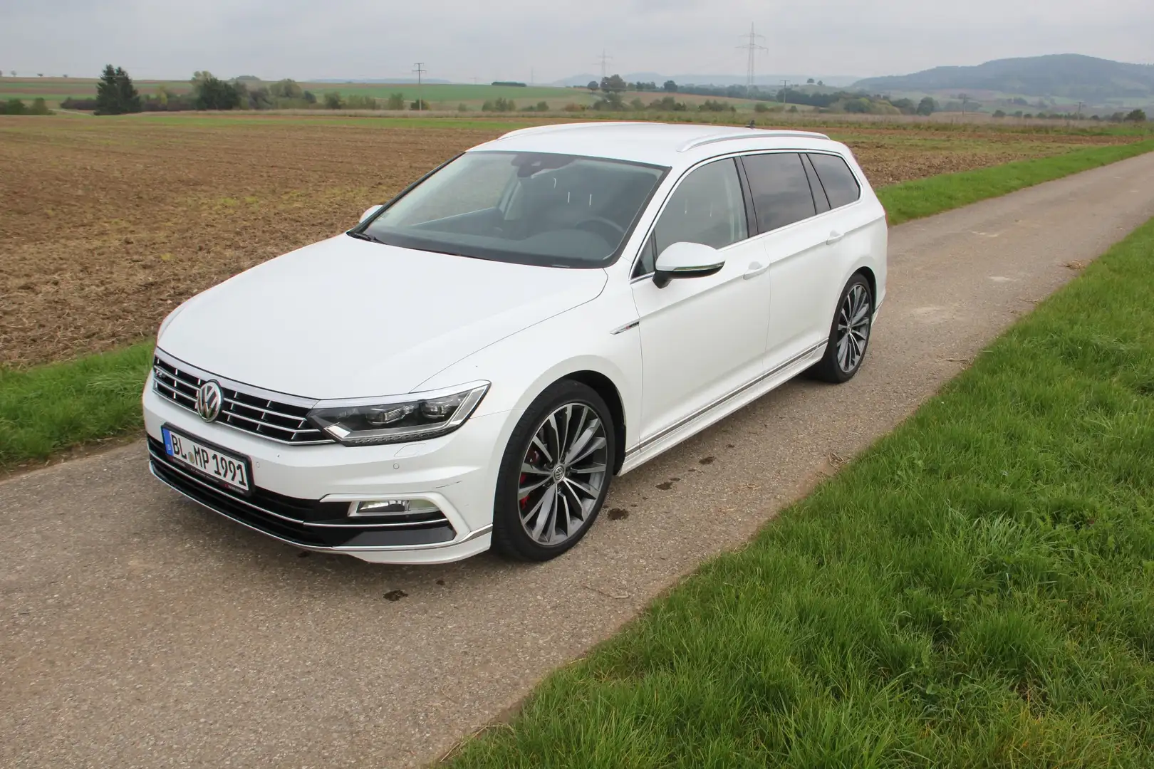 Volkswagen Passat Variant 2.0 TDI SCR 4Motion DSG (BMT) Highline Weiß - 2