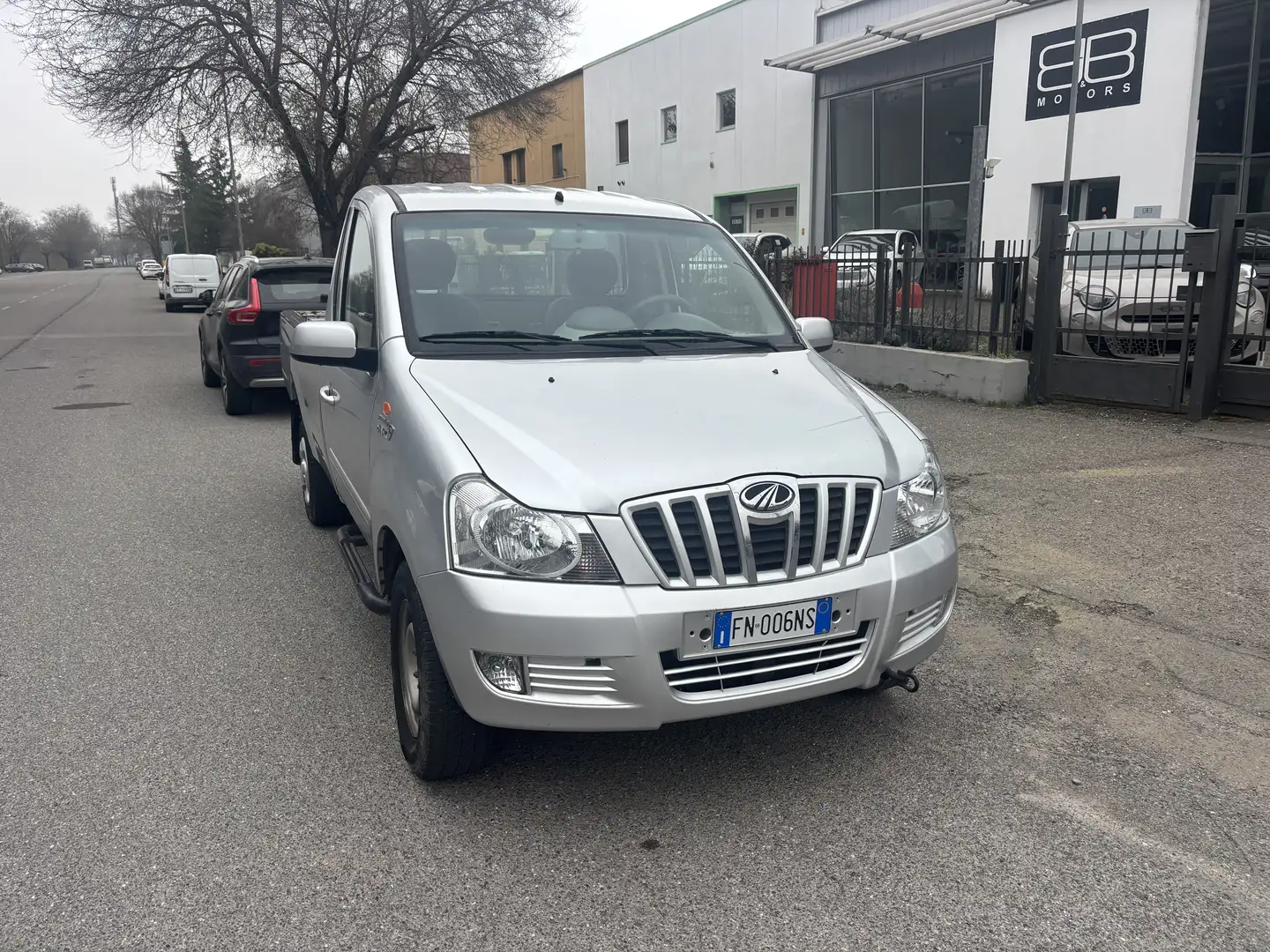 Mahindra Genio Pick Up 2.2 Plateado - 2