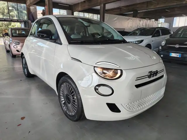 Fiat 500 view 2