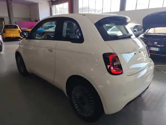 Fiat 500 view 11