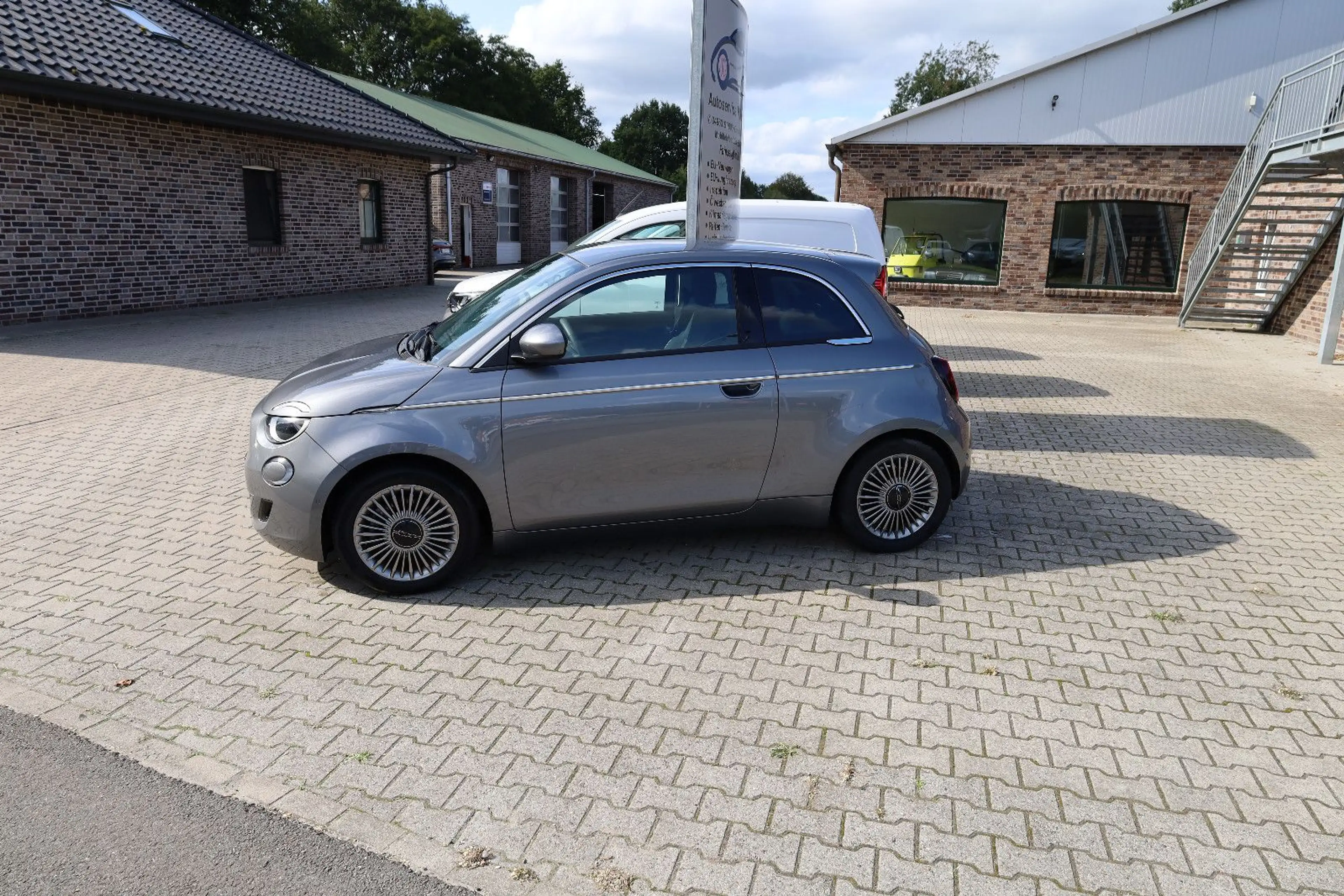 Fiat 500e Icon 42KW/H SOH 99,5 % — photo 4