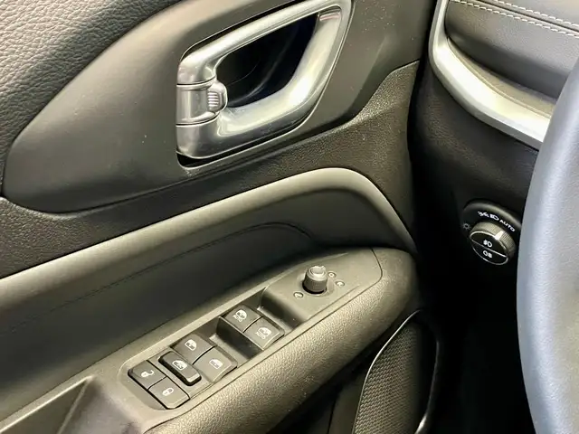 Jeep Compass view 14