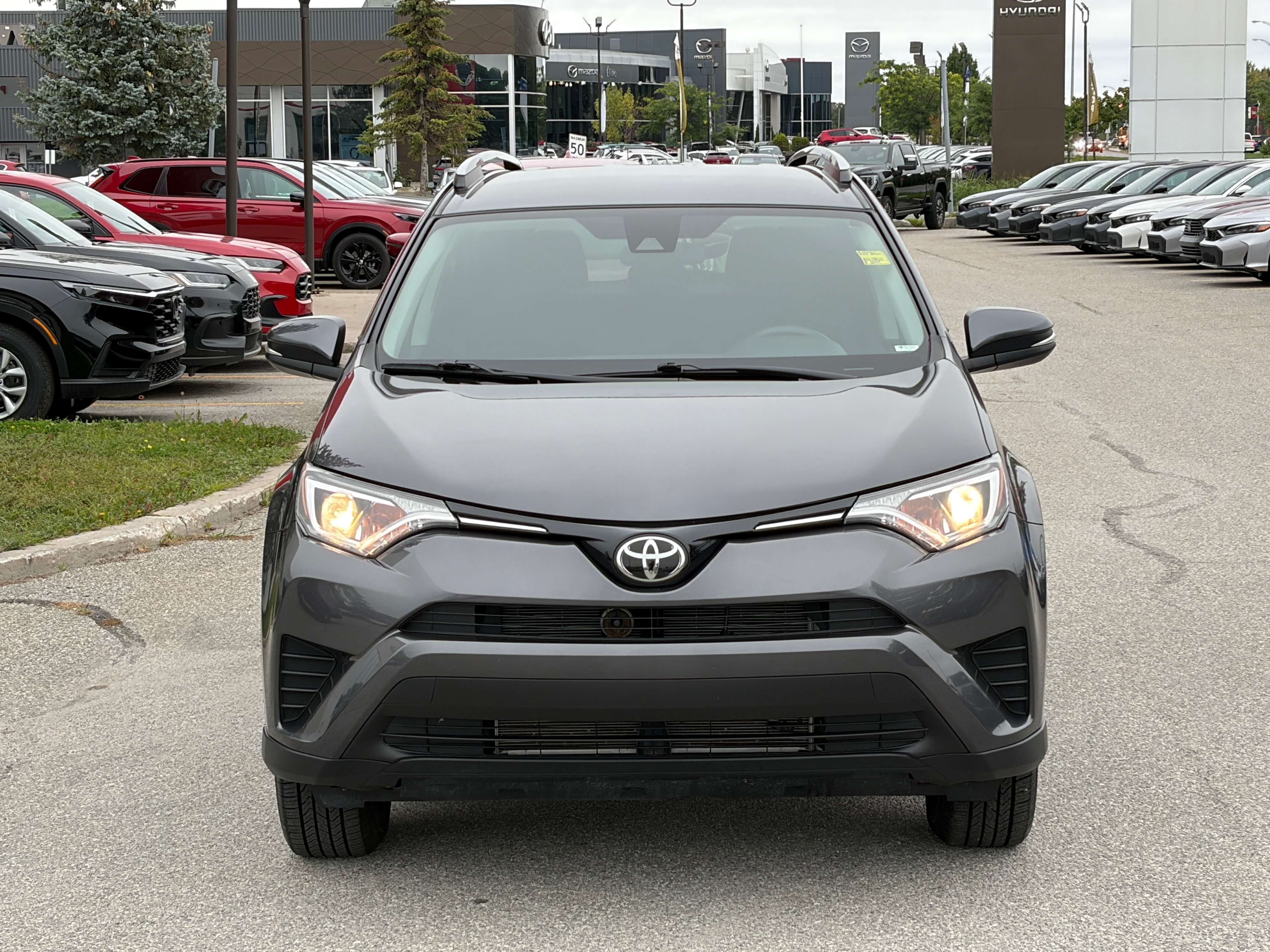 2017 Toyota RAV4 LE — снимка 1