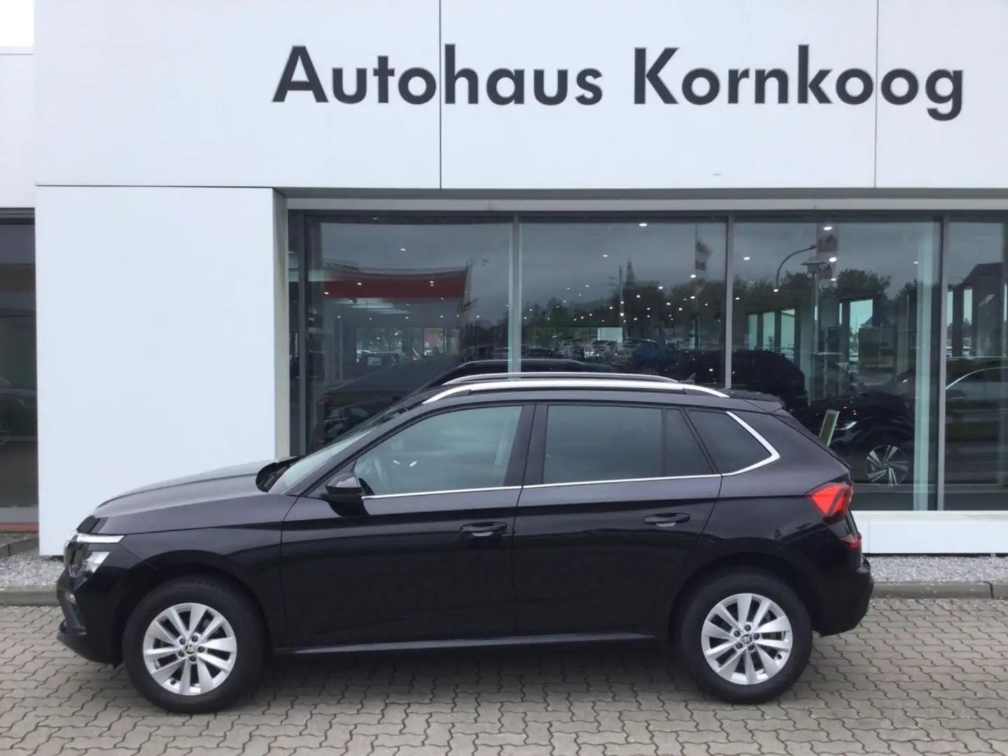 Skoda Kamiq 1.0 TSI DSG Selection LED ACC APP Kamera e.K Negro - 1