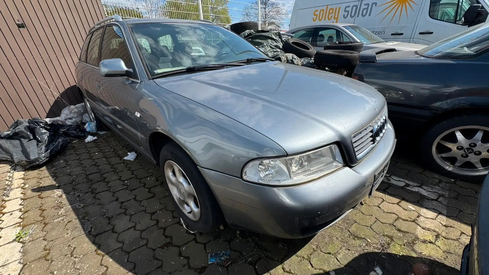 Audi A4 2.5 TDI Avant tiptronic Silber - 2