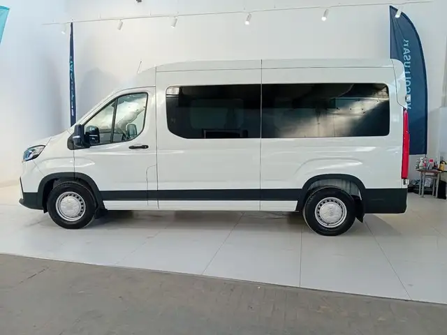 Maxus Deliver 9 view 4