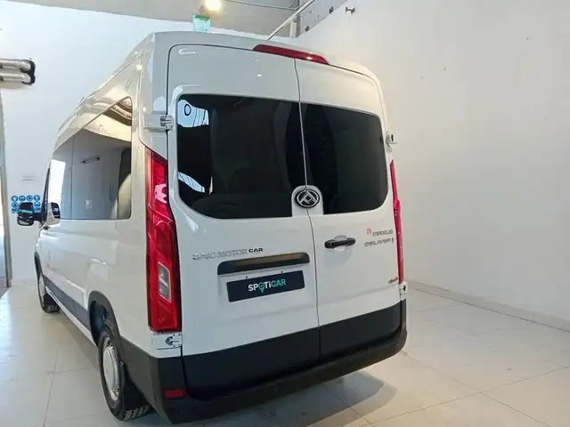 Maxus Deliver 9 view 5