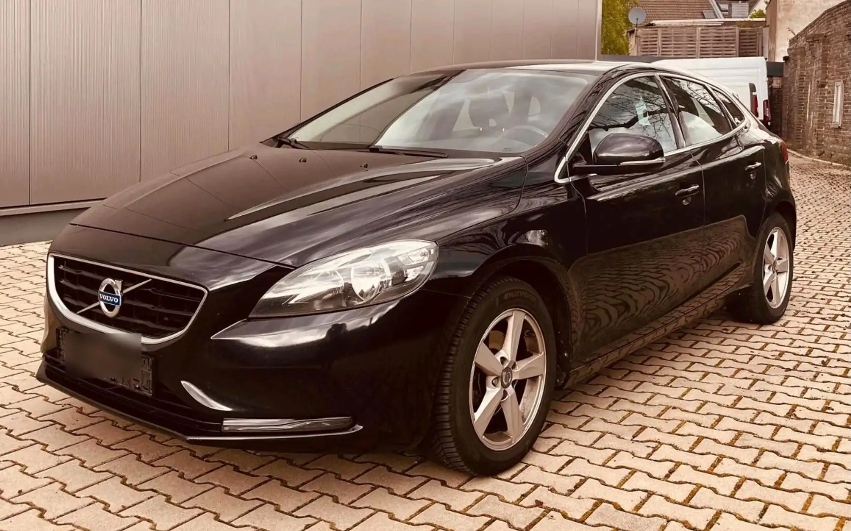 Volvo V40 Momentum Negru - 1